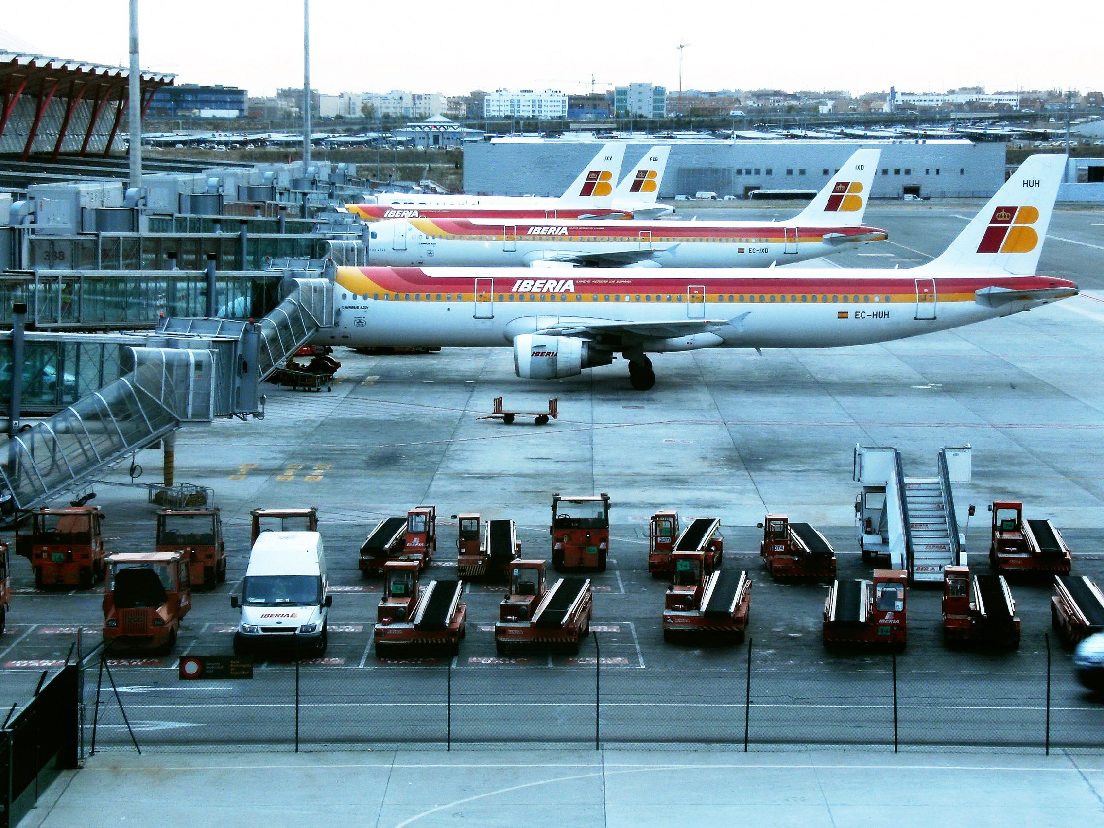 aeropuerto_de_madrid-barajas_t4_iberia