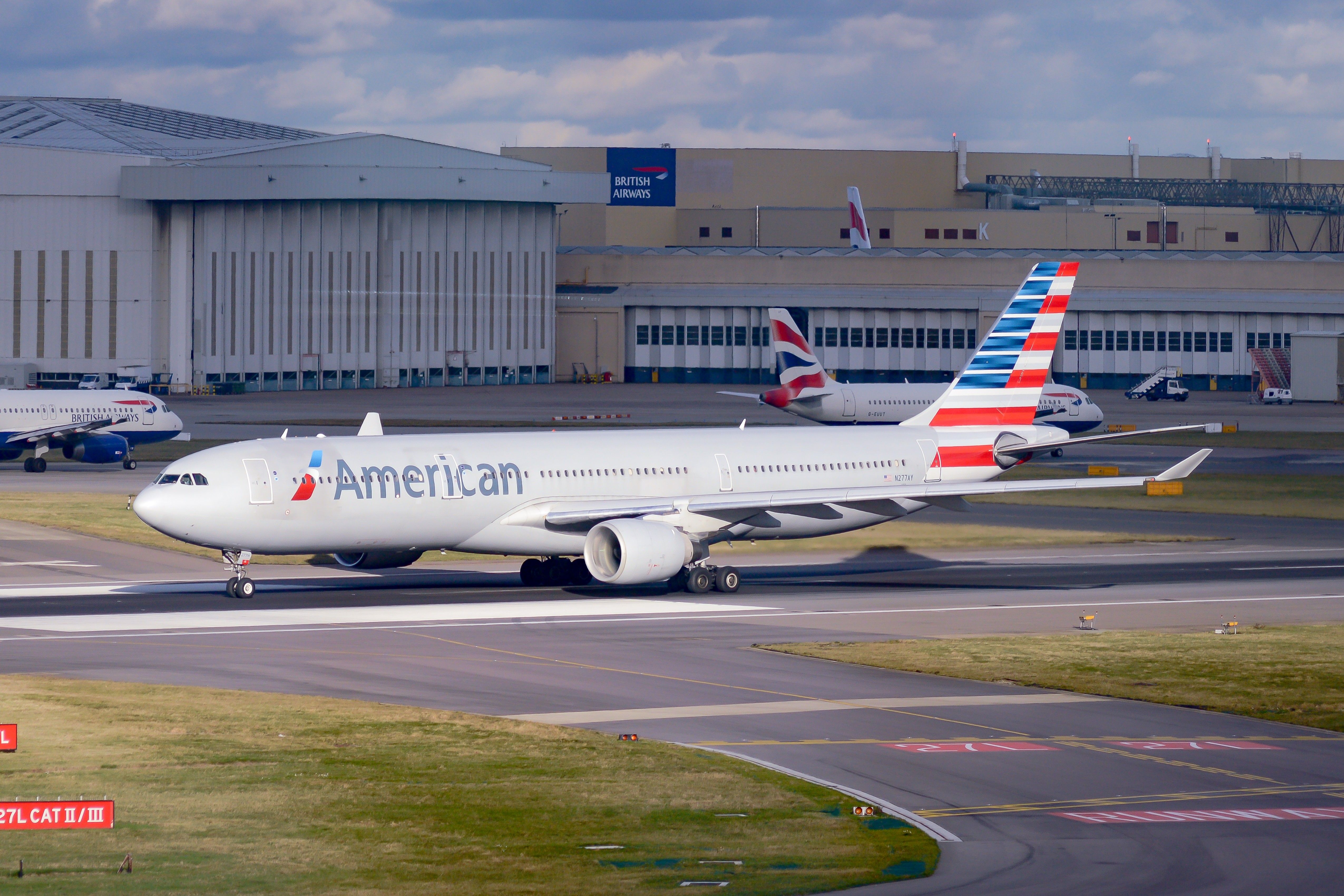 American_Airlines_n277ay_Airbus_a330-323_london_Hethrow_Airport_ (lhr_egl) _ (50221022458)