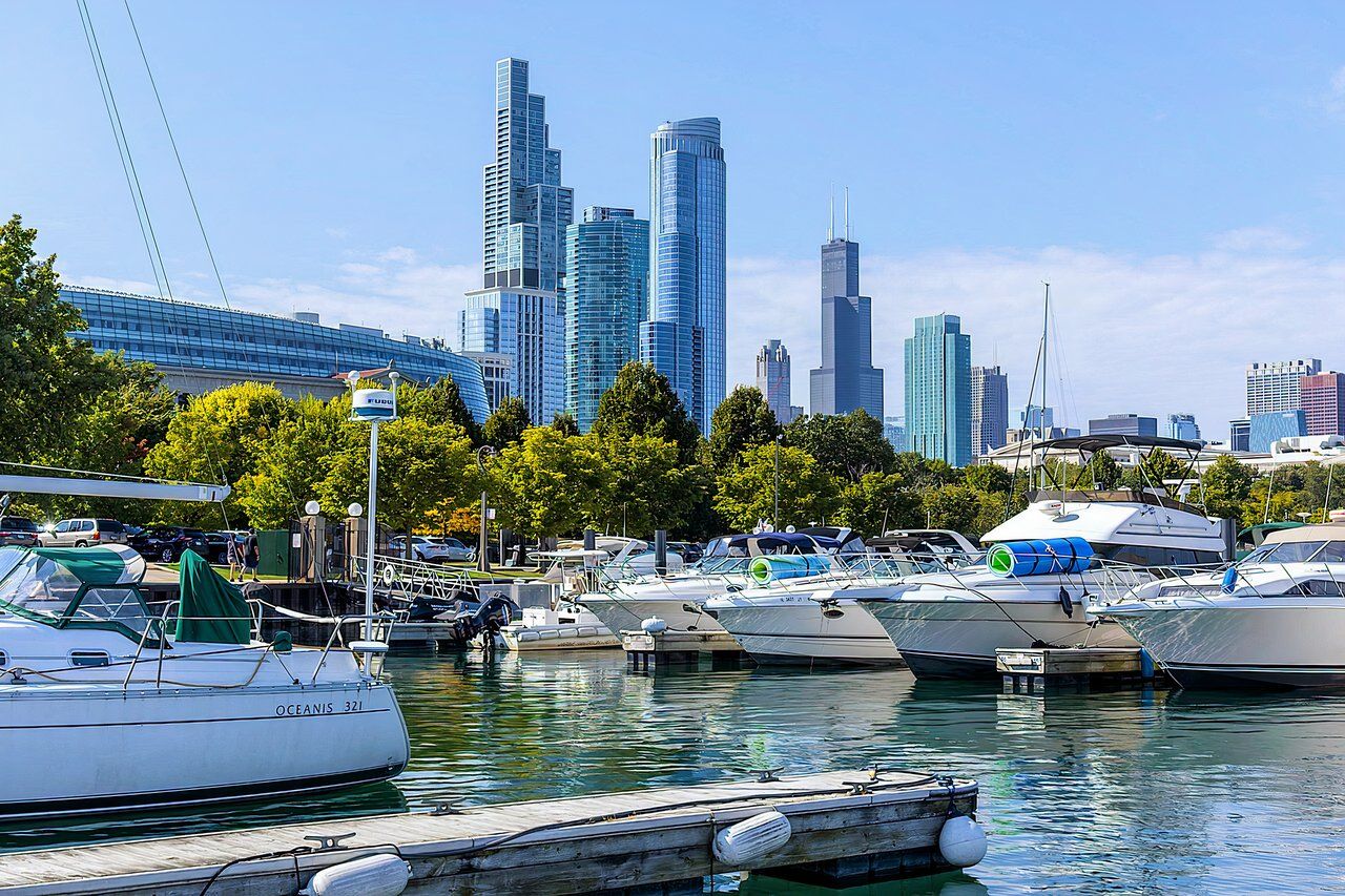 Chicago-skyline-lake-burnham