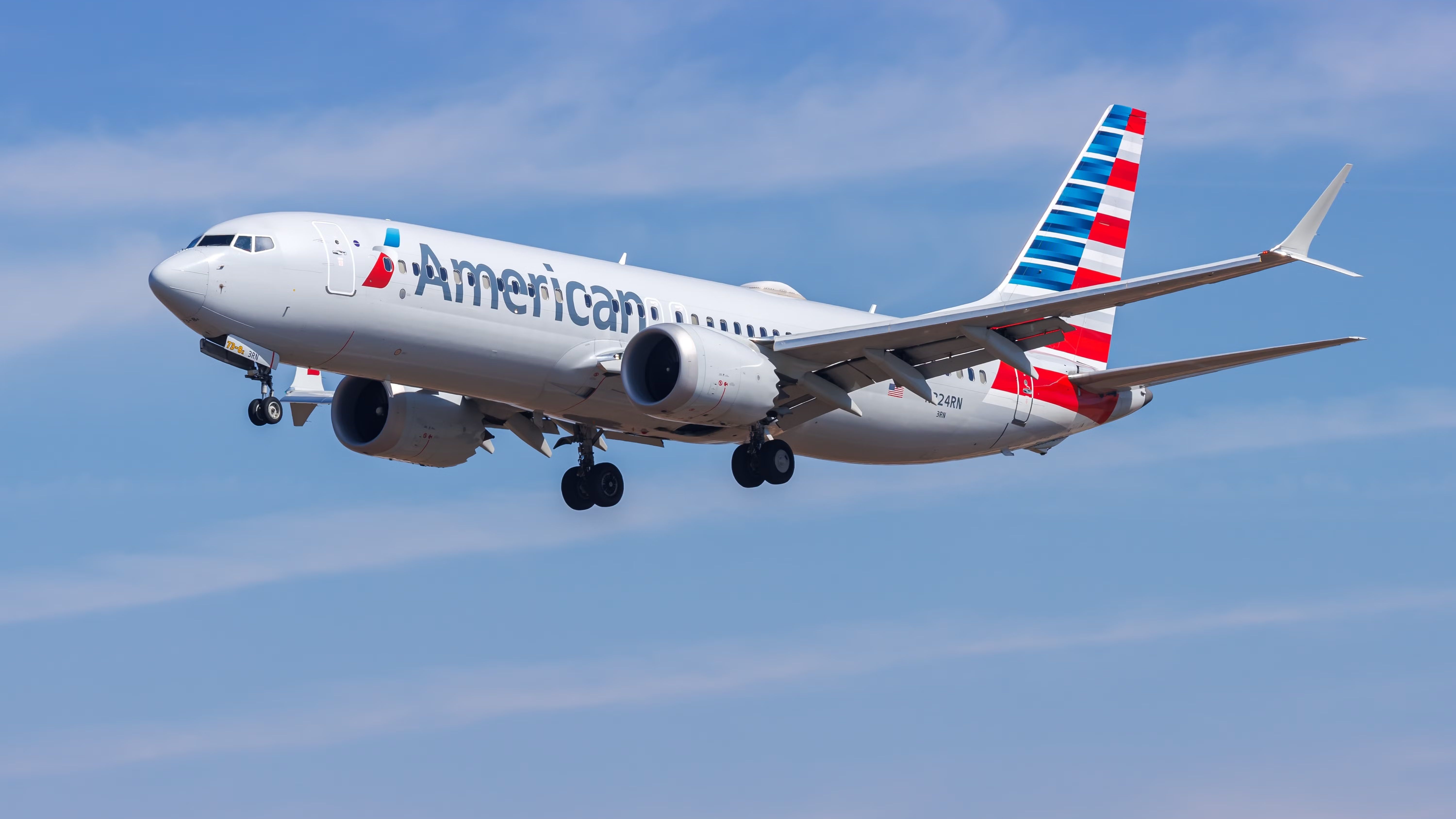 美國航空公司波音737 MAX 8 LAX SHUTTERSTOCK_2559093519