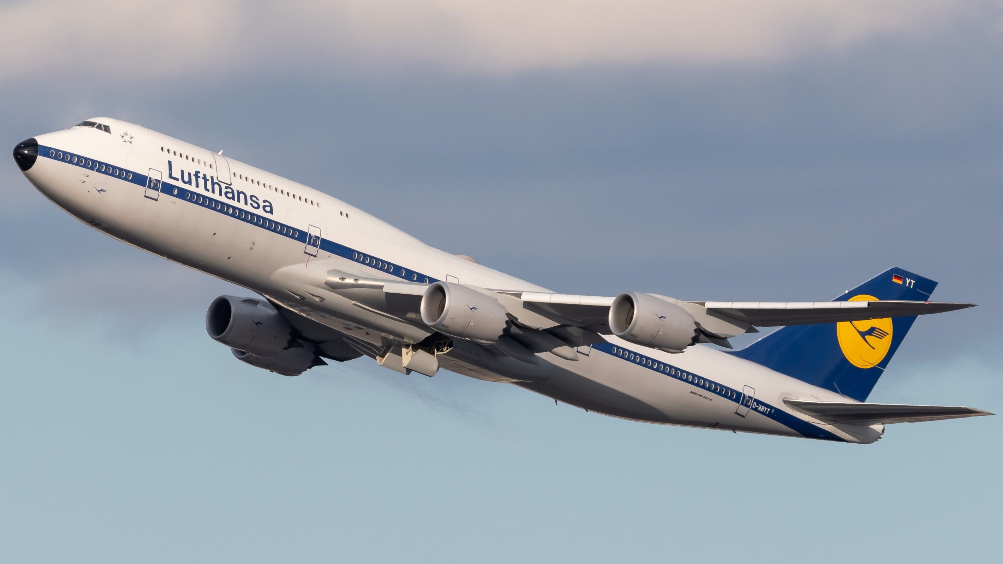 男性に人気！ Jumbo On Seats Allegris Introduce To Lufthansa Upgrades: 旅行かばん・小分けバッグ