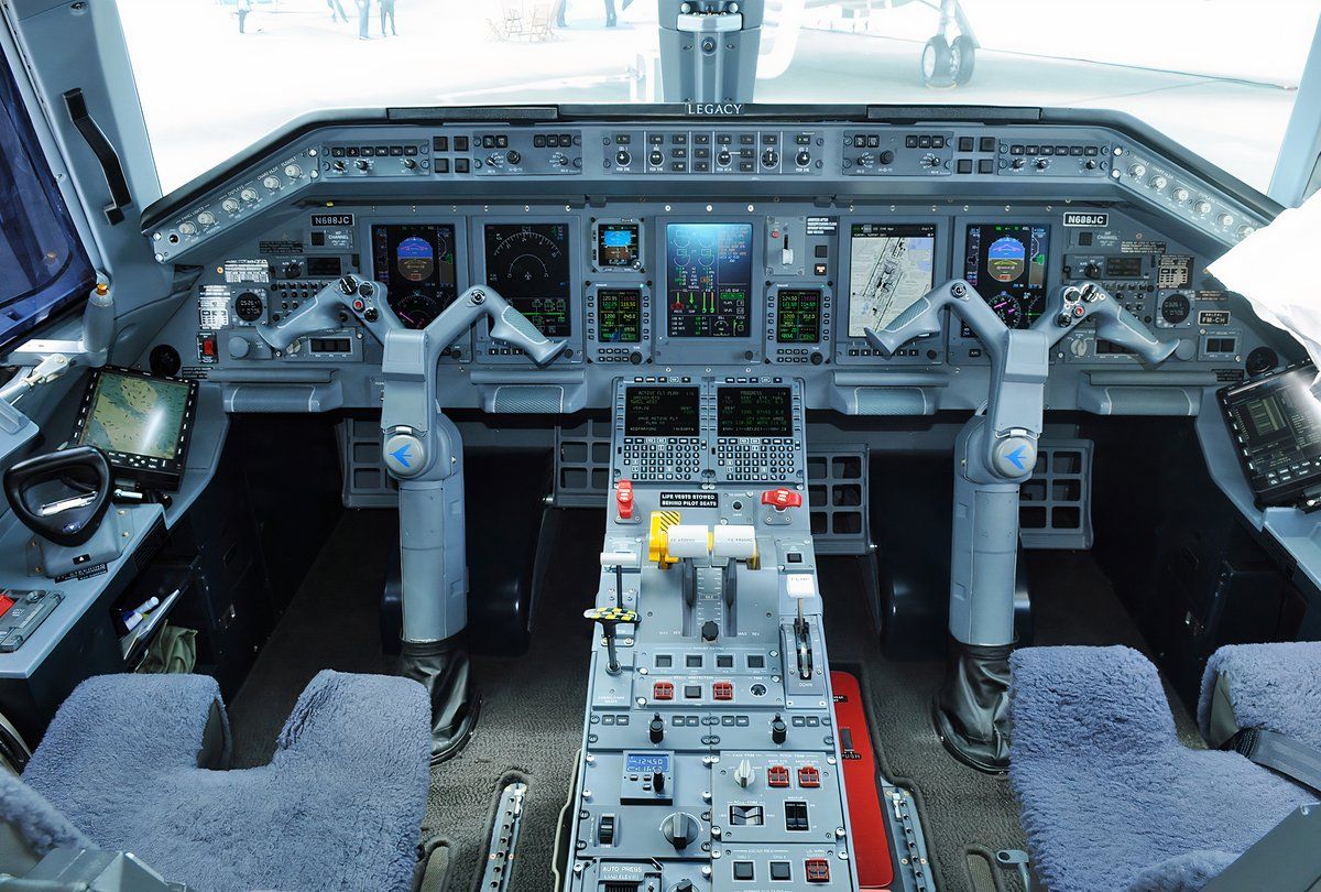 Embraer_ERJ-135BJ_Legacy_650,_Privado_JP7322488