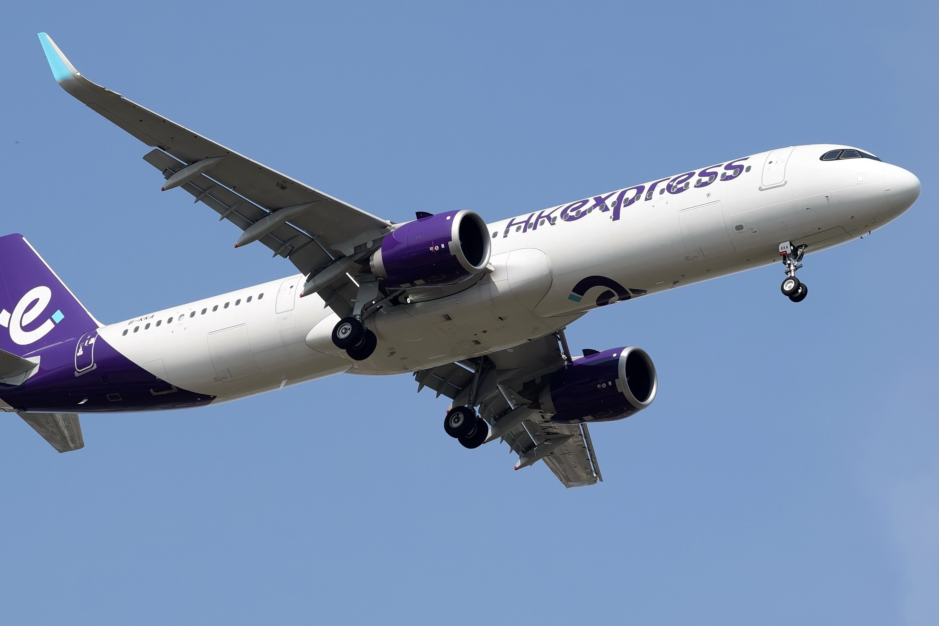 HK Express Airbus A321Neo著陸Shutterstock_2300378541