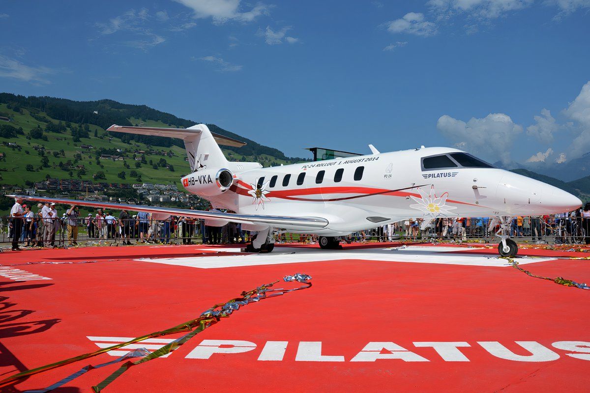 Pilatus_PC-24_roll-out