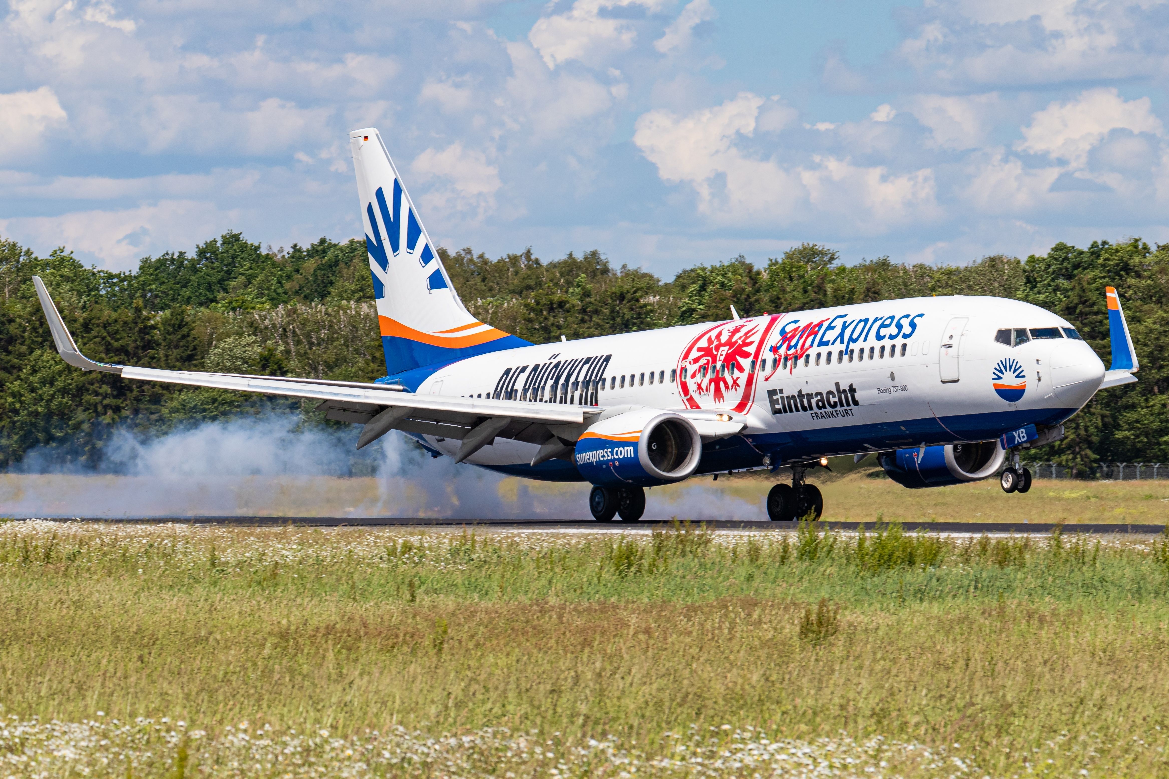 SunExpress 737 Landing In Hamburg