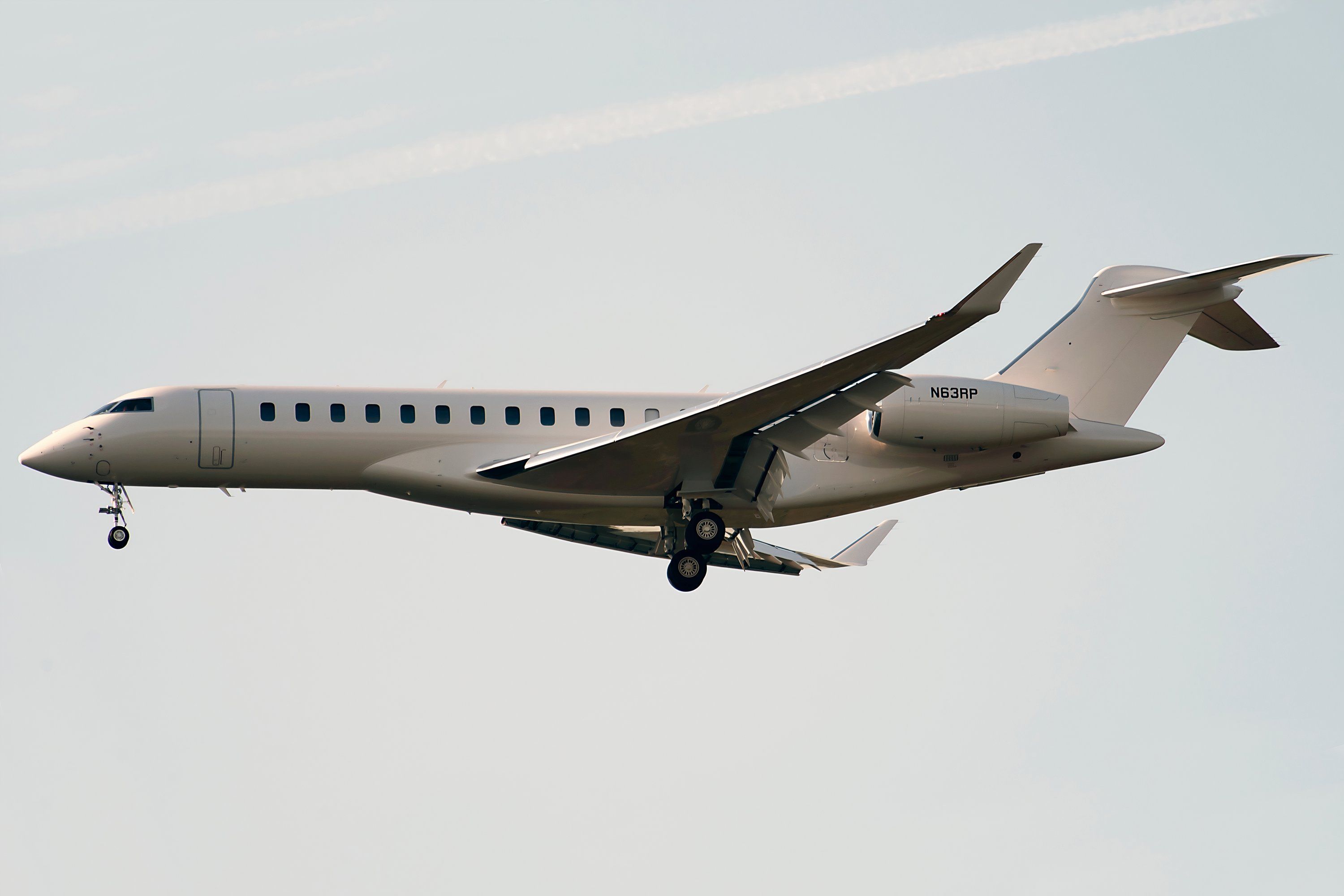 Bombardier Global 7500 on approach