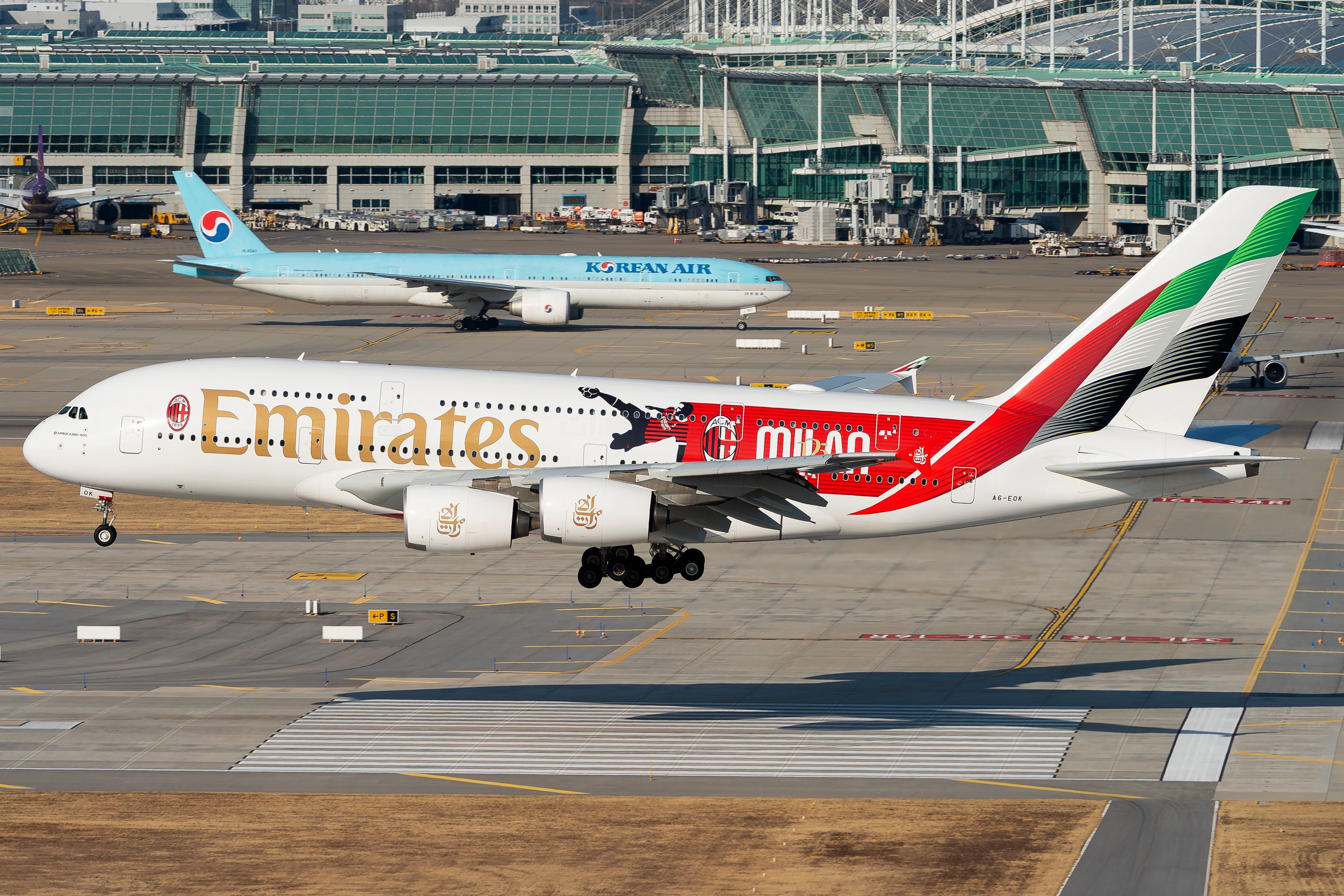 阿聯酋航空A380 AC Milan Livery Landing在首爾