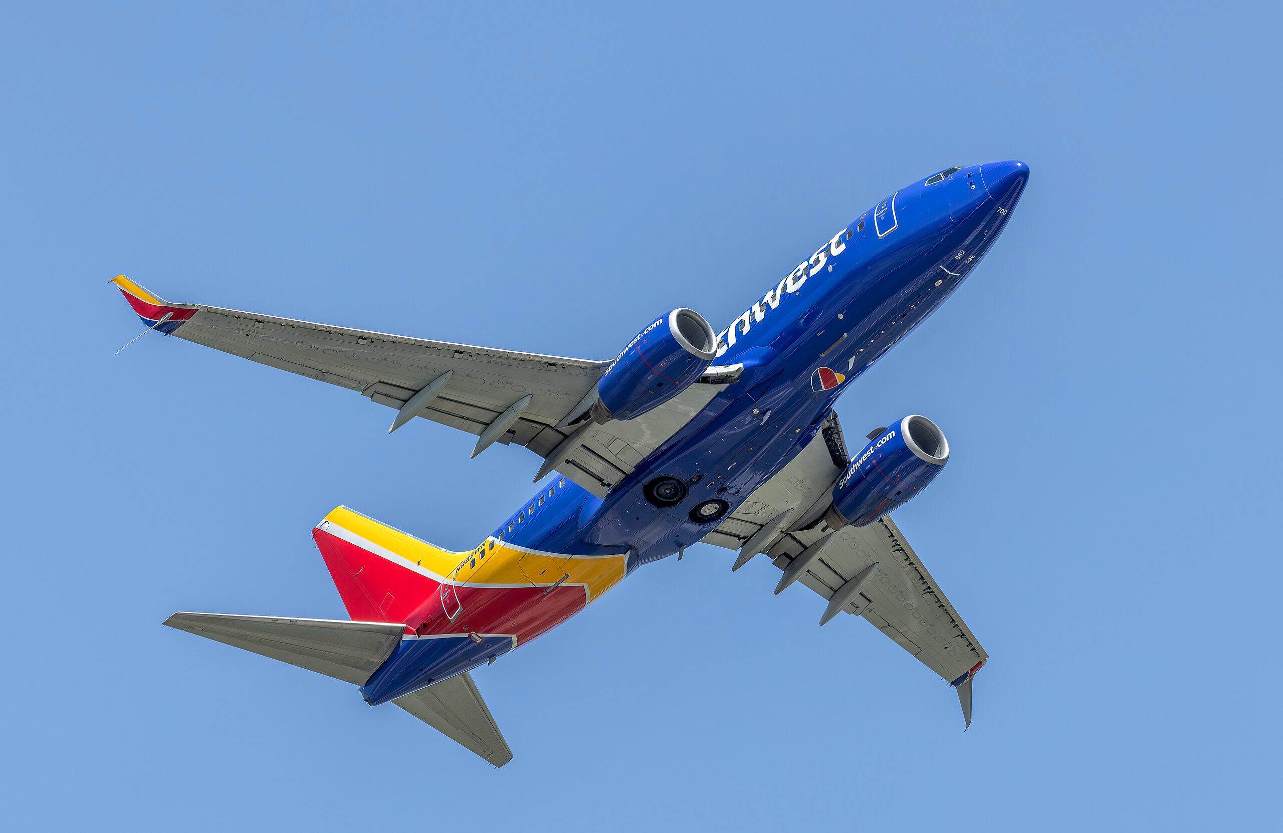 西南737
