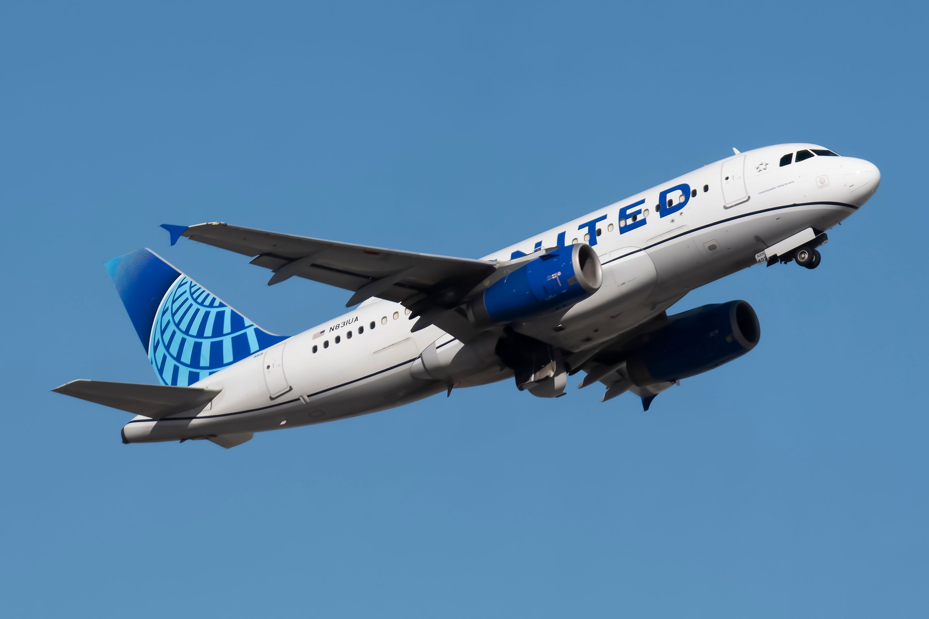 Airbus A319 Air Airways PhX SHUTTESTOCK_2258790253 departure
