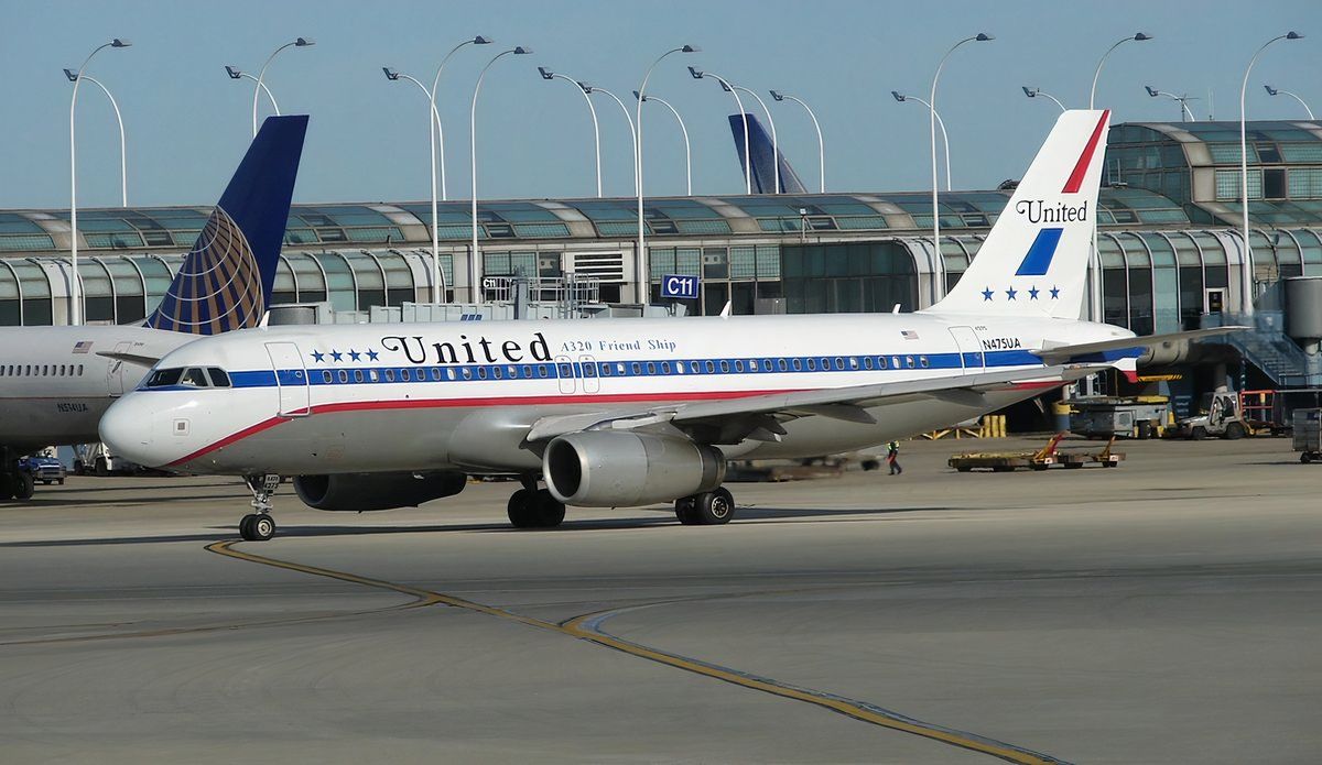 1/400 B727 UNITED AIRLINES FRIEND SHIP