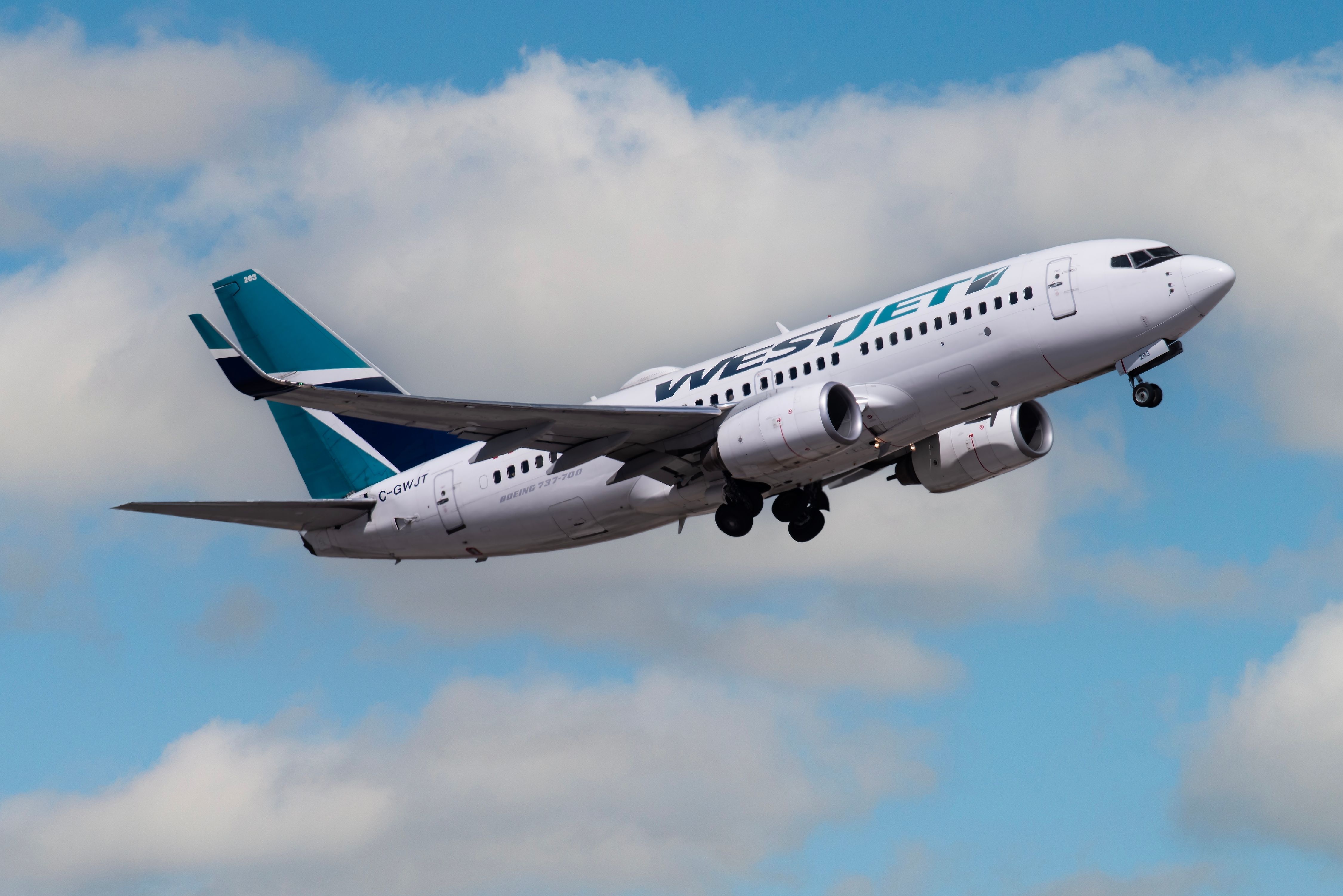 WestJet Cancels Calgary to New York LaGuardia Route Launch Plans