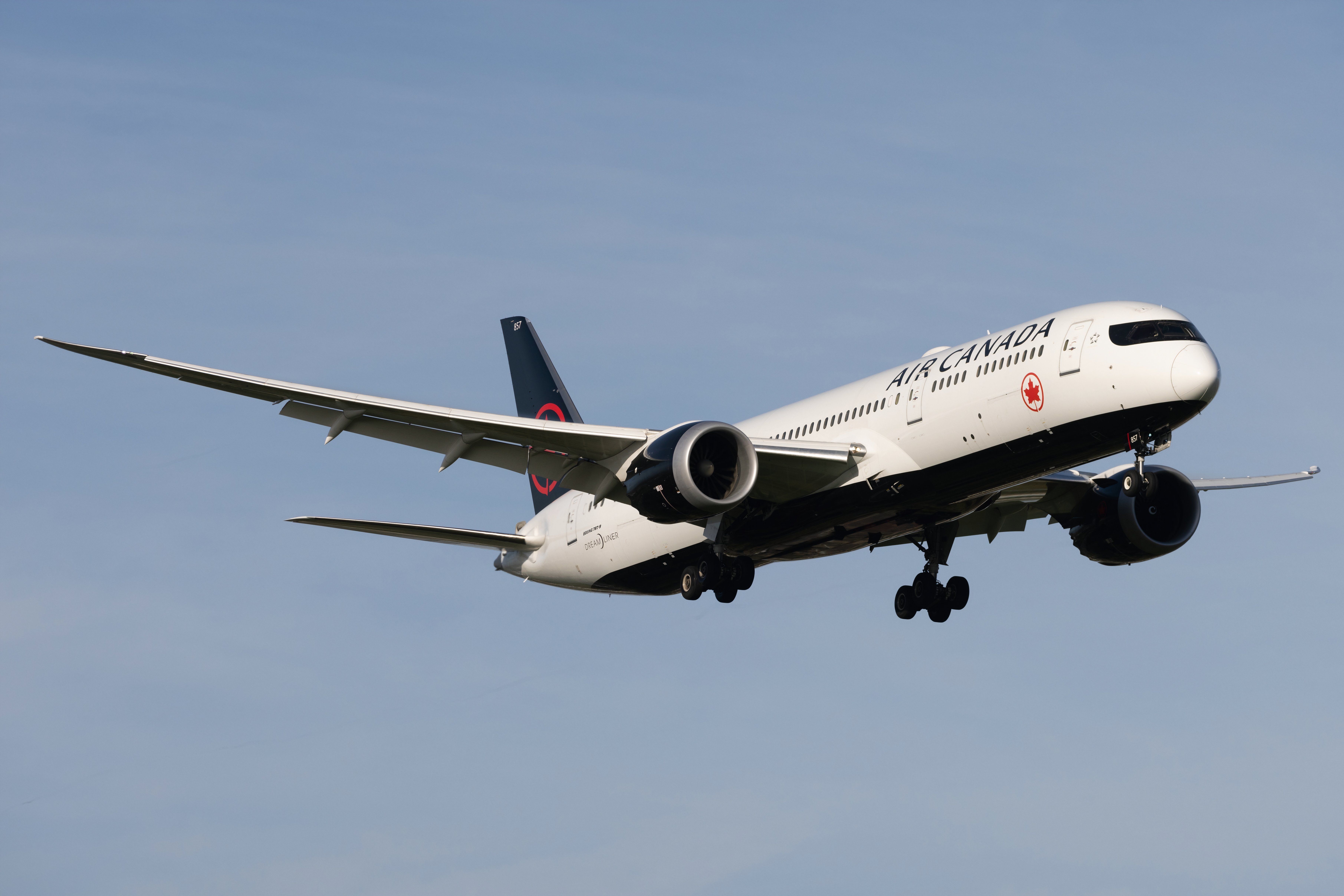 加拿大航空787-9 Shutterstock_2368776047