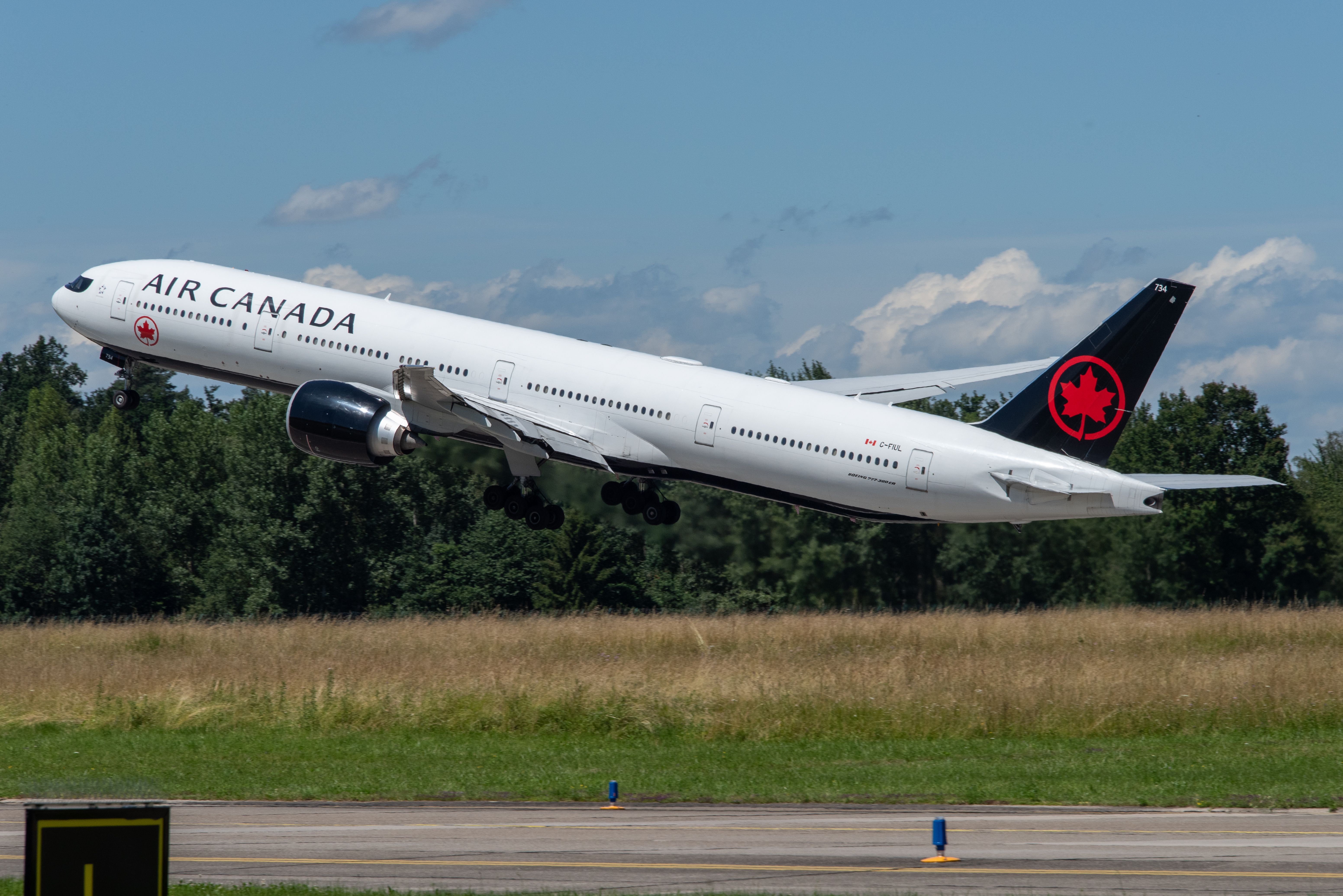 送料無料 通販 ファッション Air Which Canada Most The Carries Aircraft Long-Haul 航空機・ヘリコプター