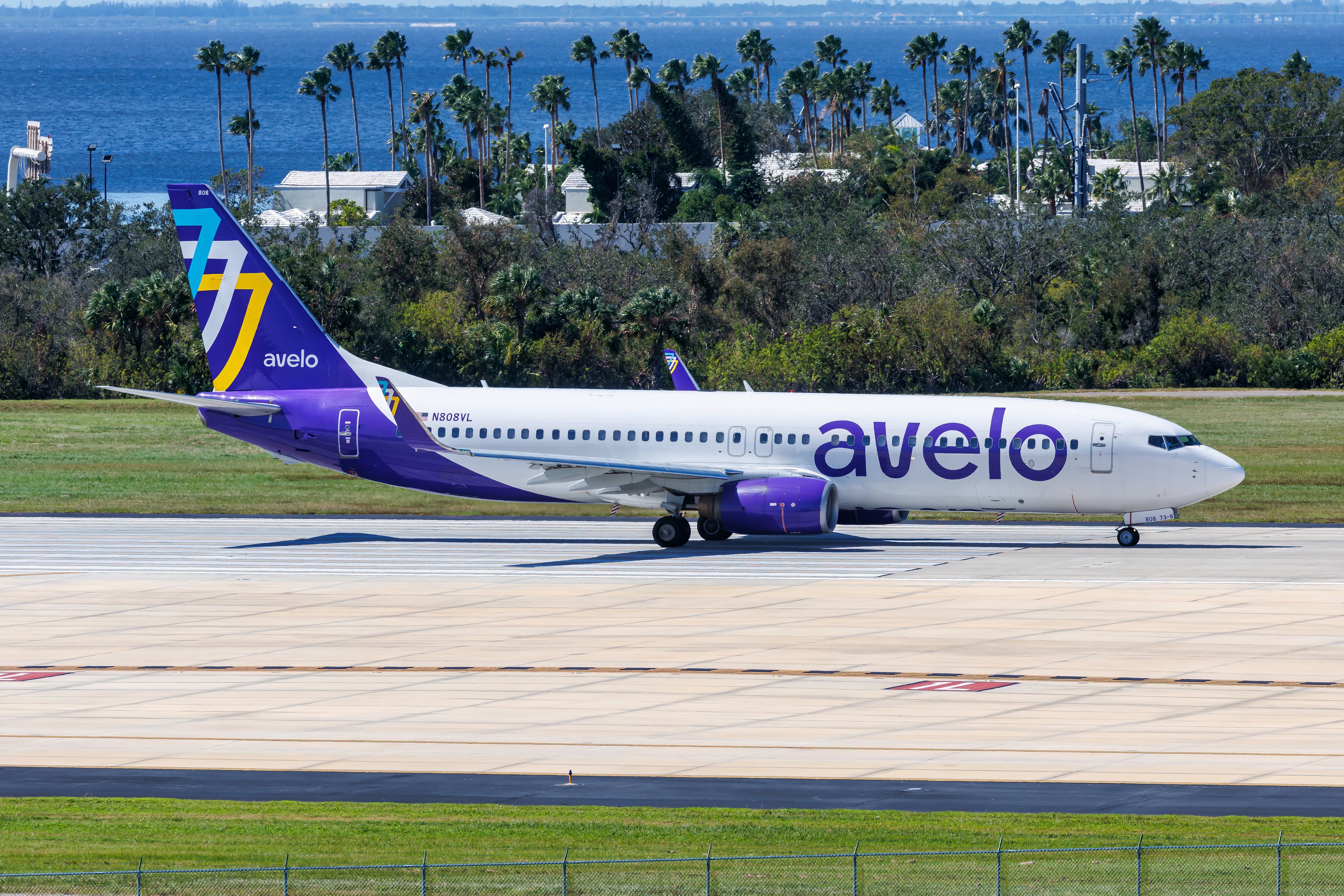Avelo 737 shutterstock_2554552741