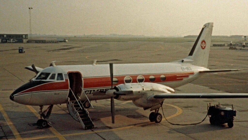 Grumman_G159_GULFSTREAM_I_IY-Beg_CIMber_CPH_24.09.81_edited-2