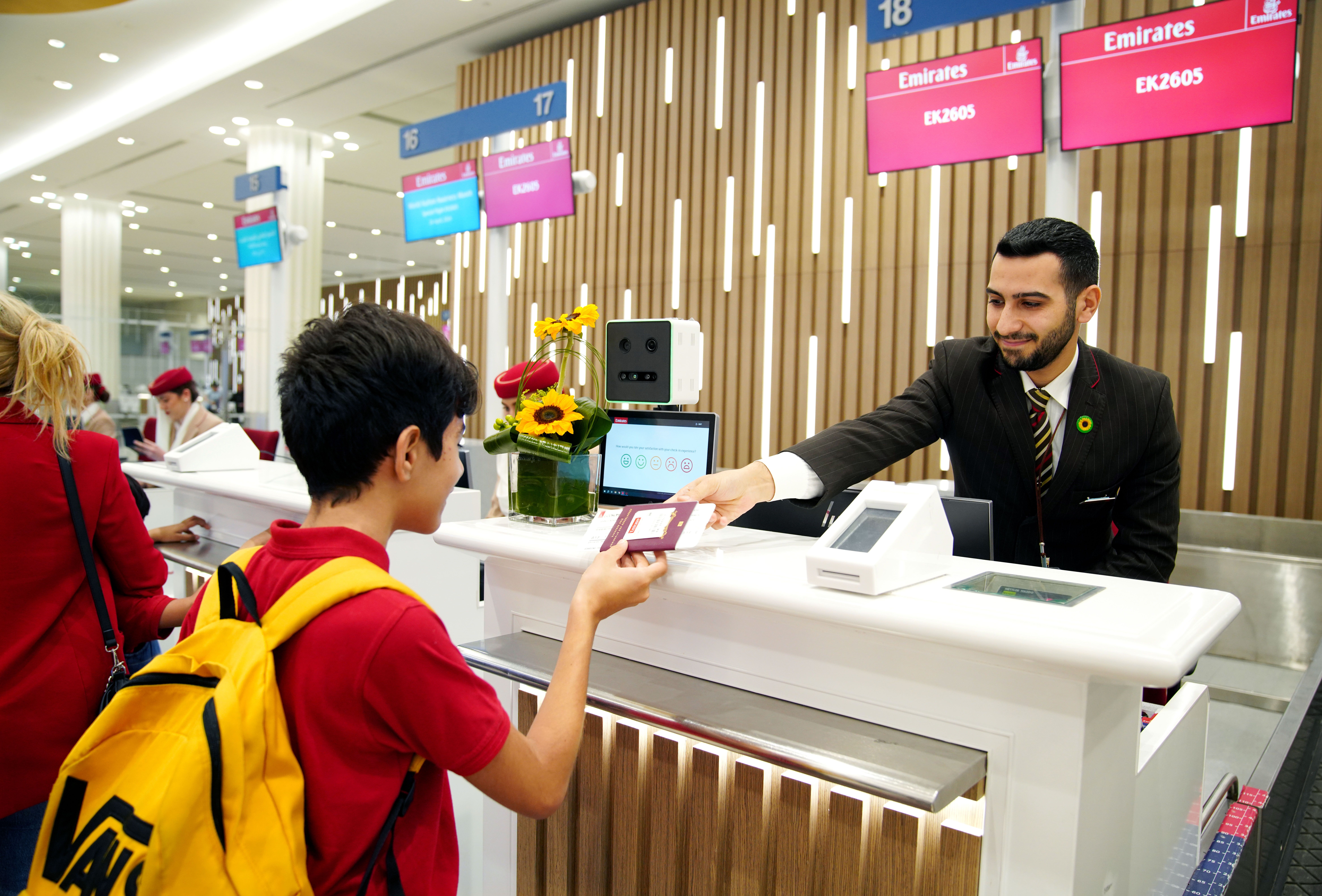 emirates customer service