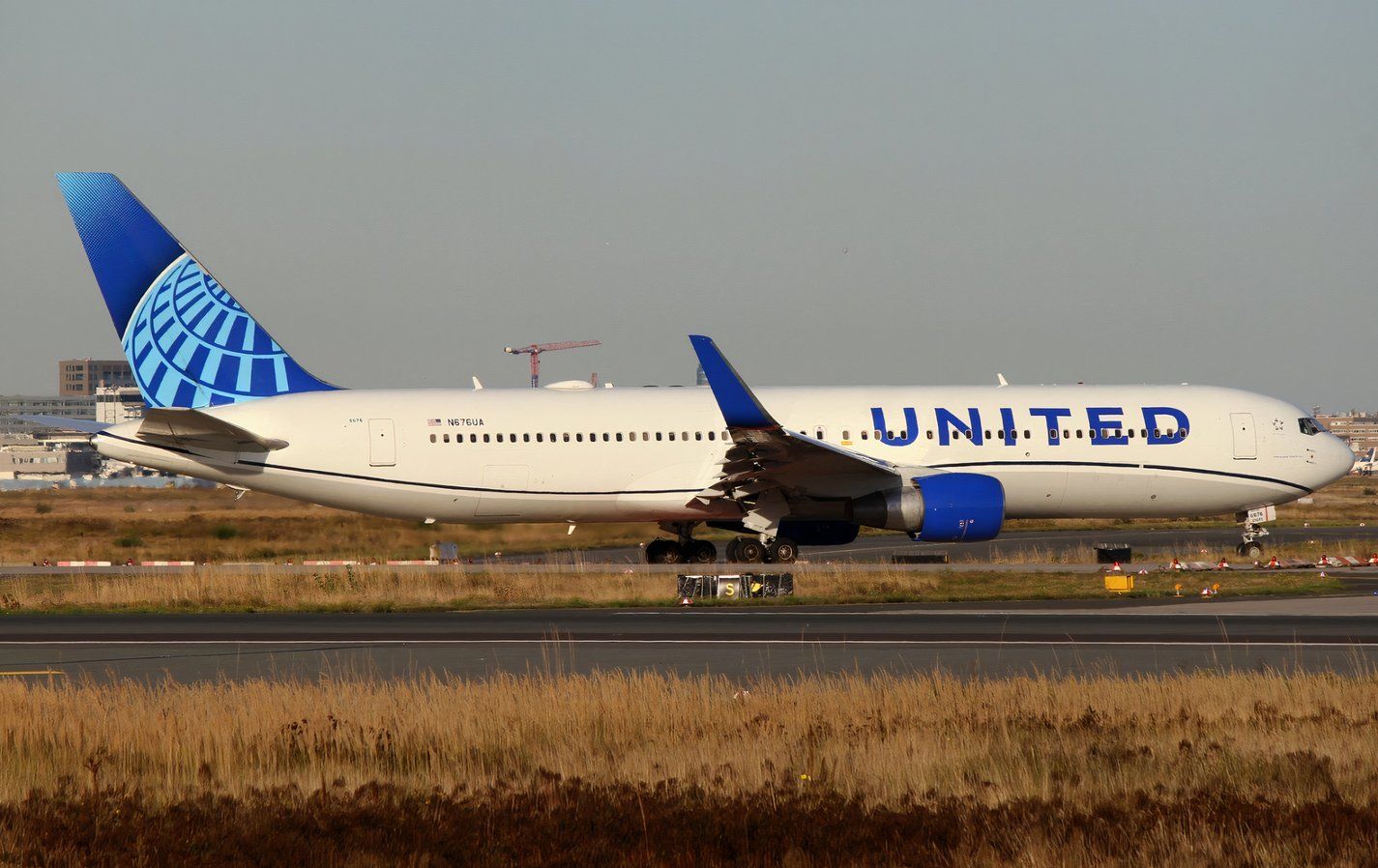 UA 767-300ER 167-SEATER-1