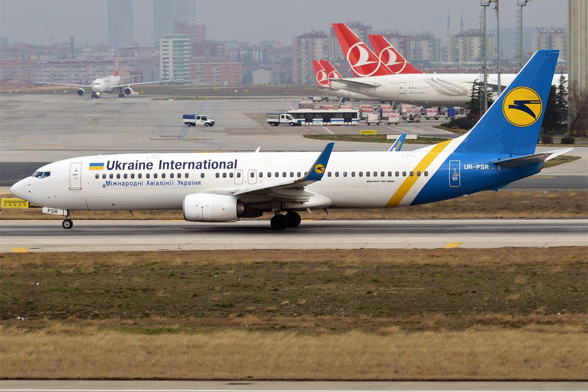Ukraine_international_Airlines, _UR-Psr, _Boeing_737-8kv_ (47585391922)