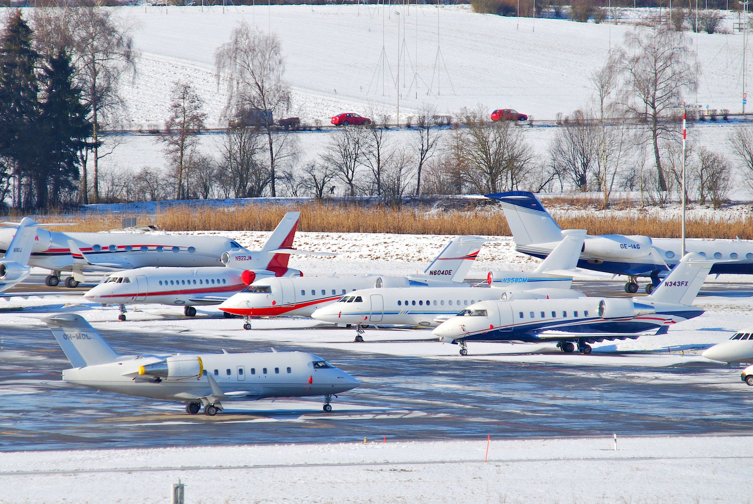 untitled_（Jetflite）canadair_cl-600-2b16_challenger_604; _OH-mol@zrh; 30.01.2010_（4324901481）
