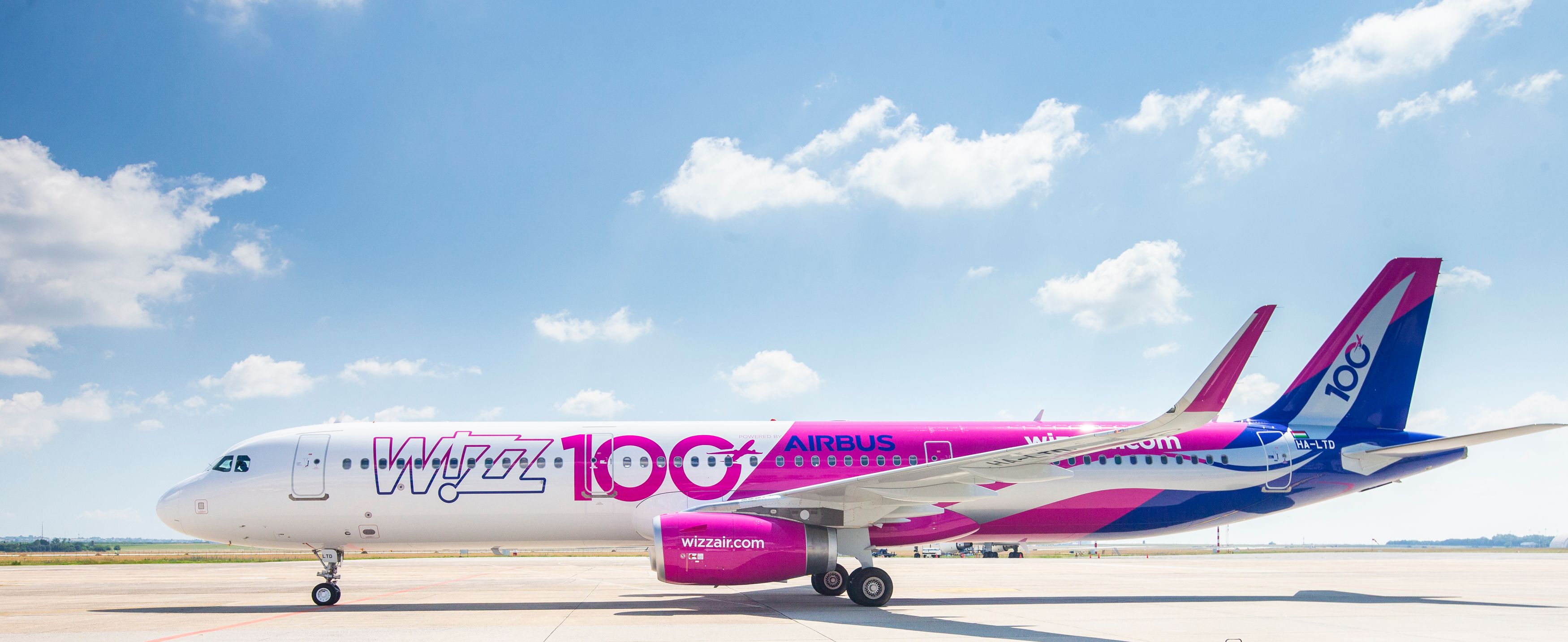 Wizz Air A321 full length livery