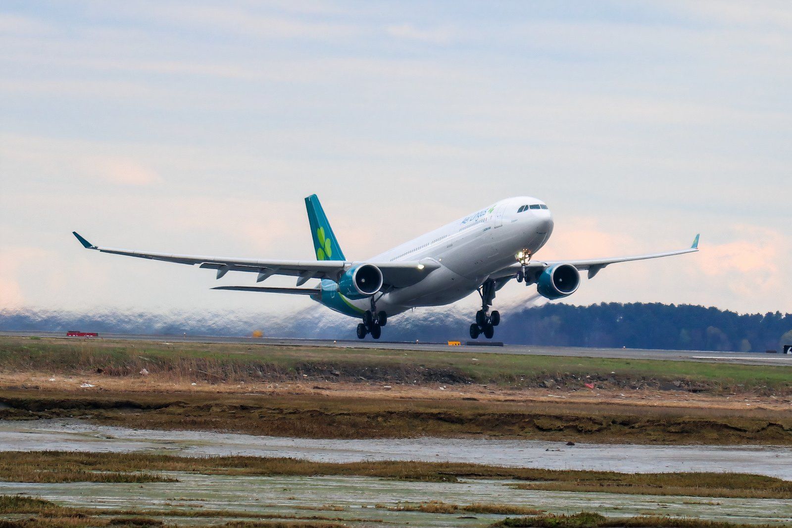 エアリンガスAirbus 330-300 Aer Lingus Schedules Its New Shortest Airbus A330 Flights