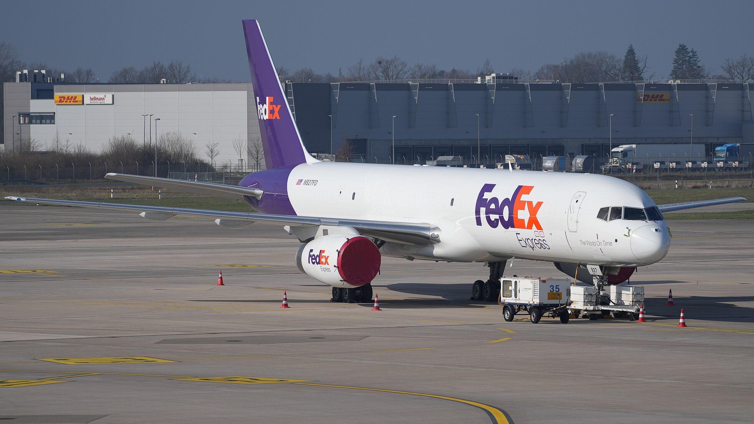 FedEx Boeing 757