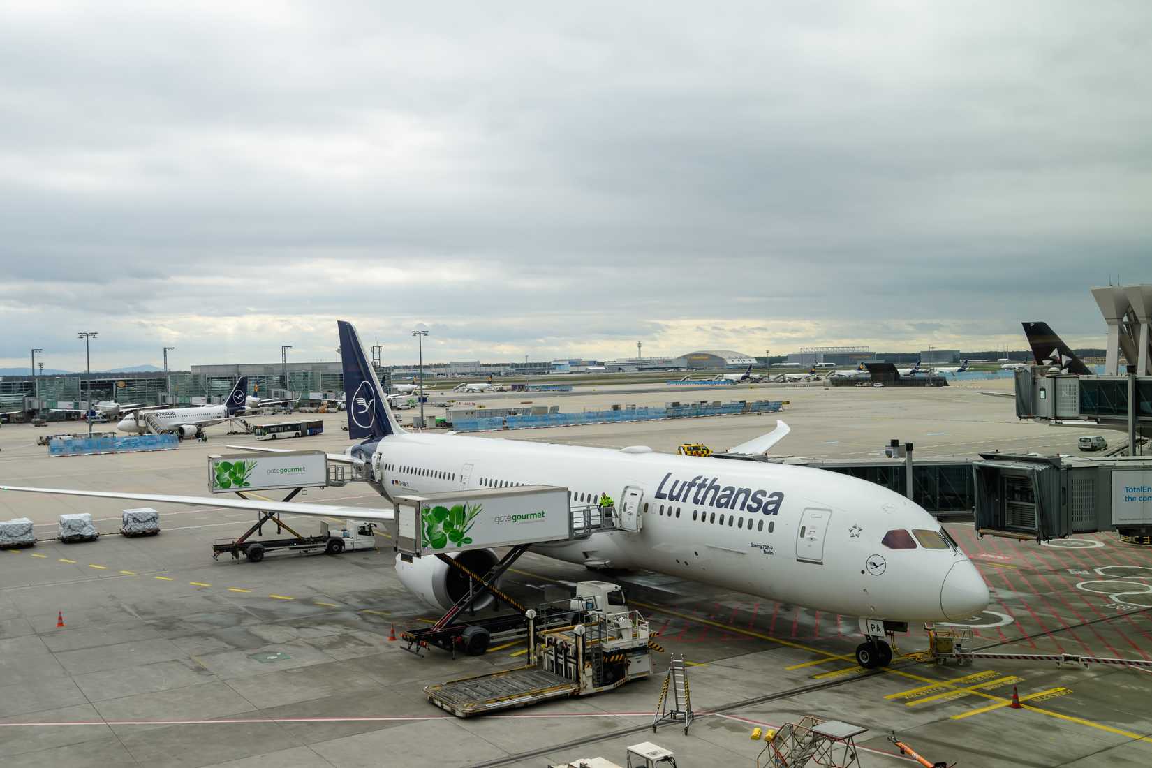Lufthansa Boeing 787 Flight Canceled By Abnormal Landing Gear