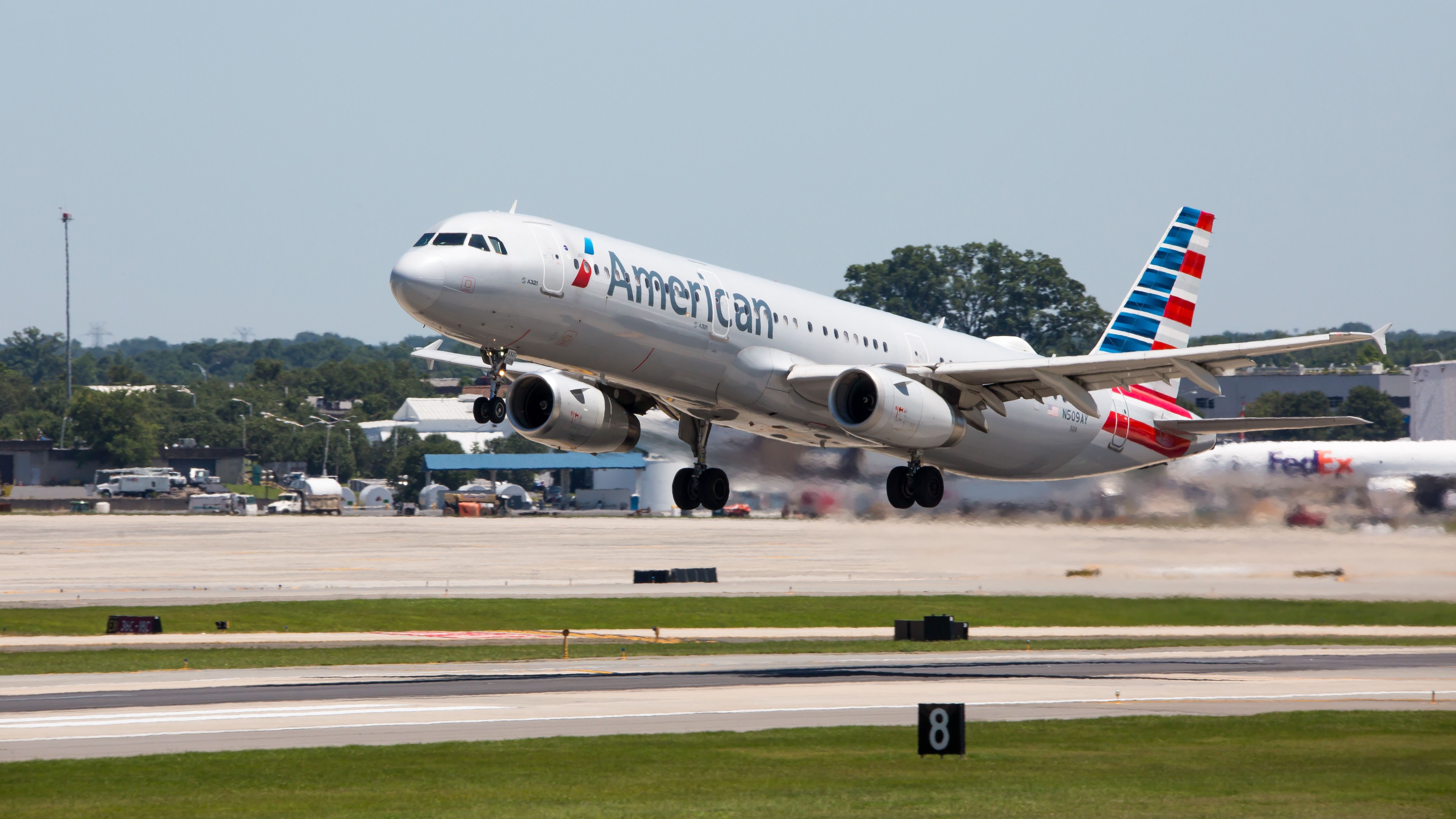 American Airlines Brings Back 2nd Beverage Service On Select Domestic Flights