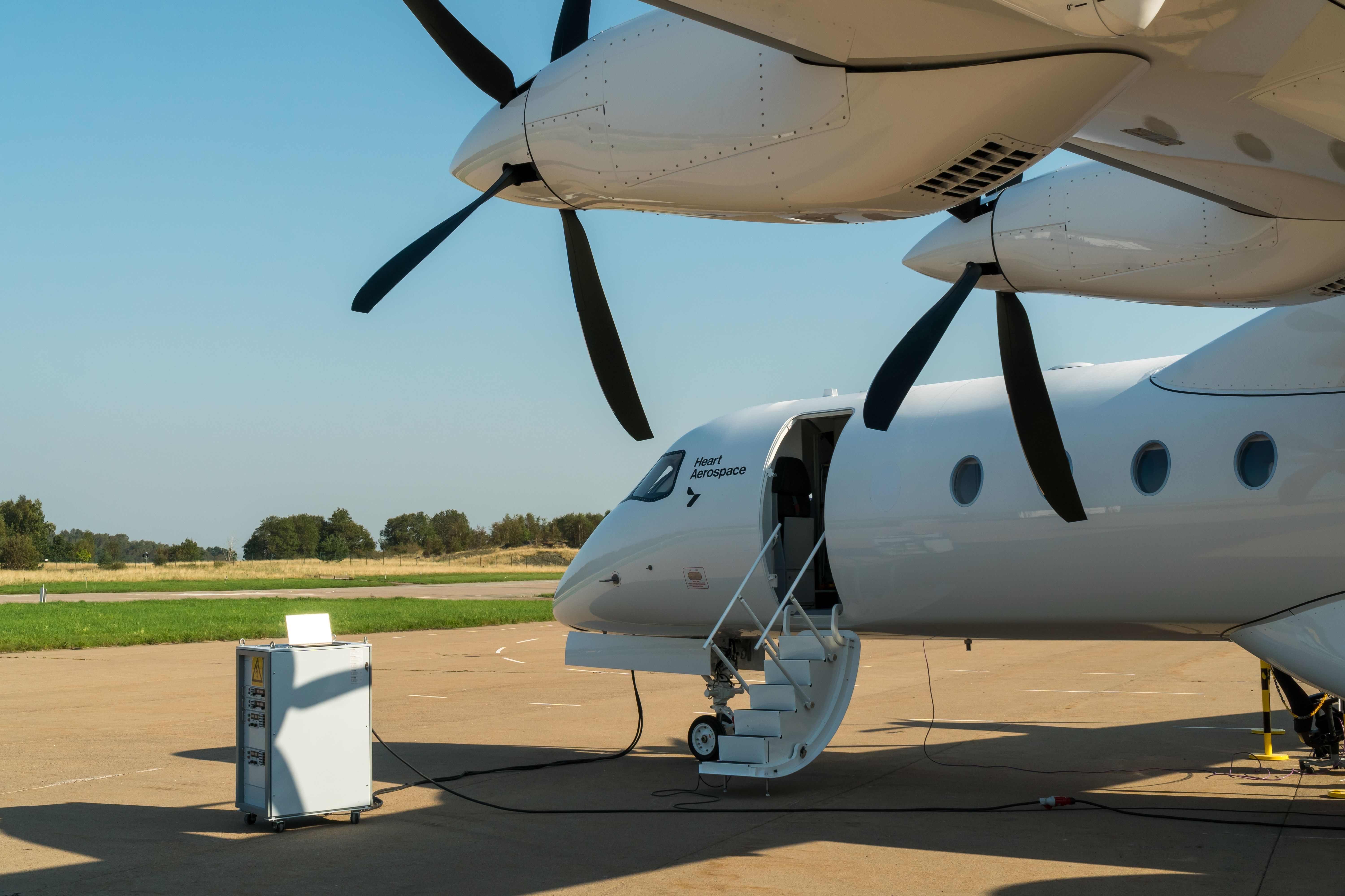What Are Altimeters & How Do Pilots Use Them?