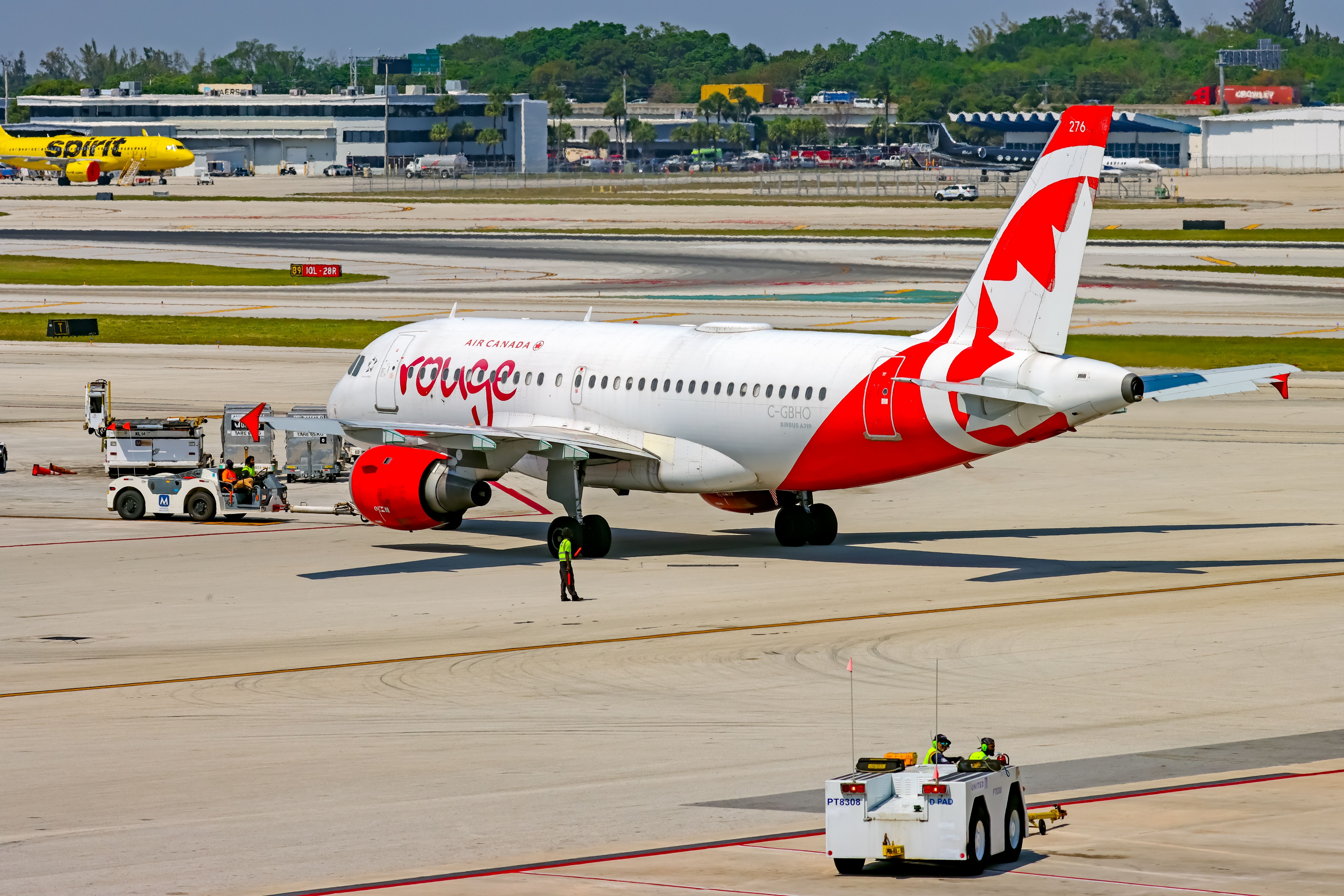 Air Canada Rouge Airbus A319 at FLL shutterstock_2596773367