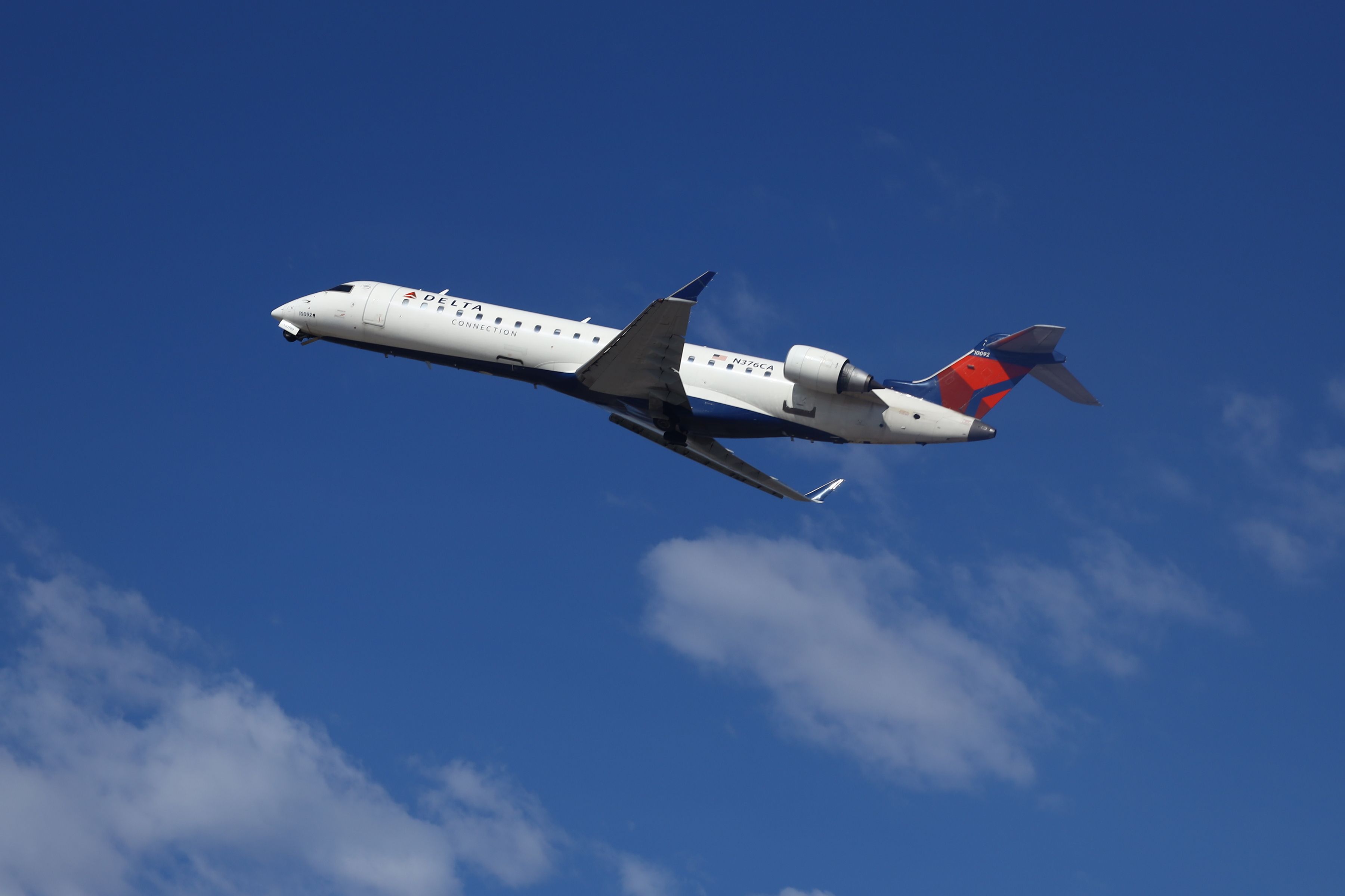 1/400 DL DELTA デルタコネクションCRJ900 N679CA www.JetCollector.com: Delta Connection CRJ-900 N679CA 1:400