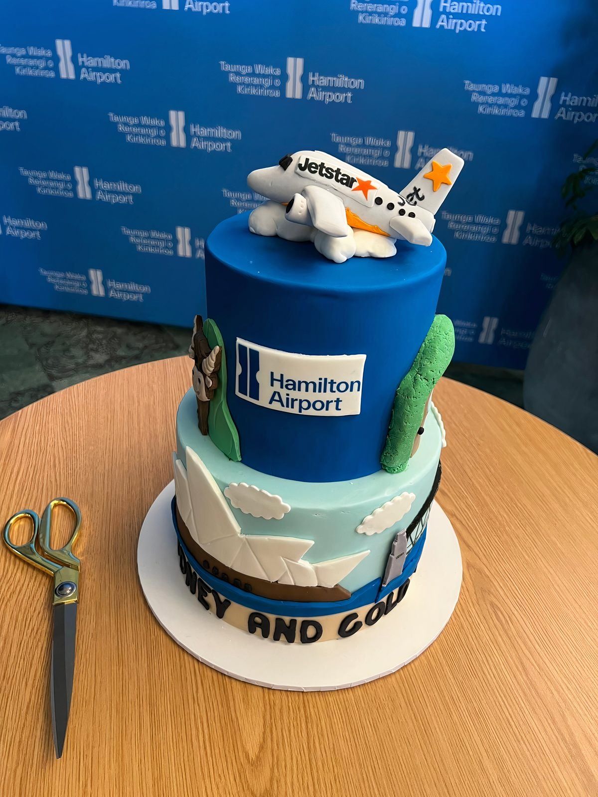 Hamilton to Australia Jetstar2