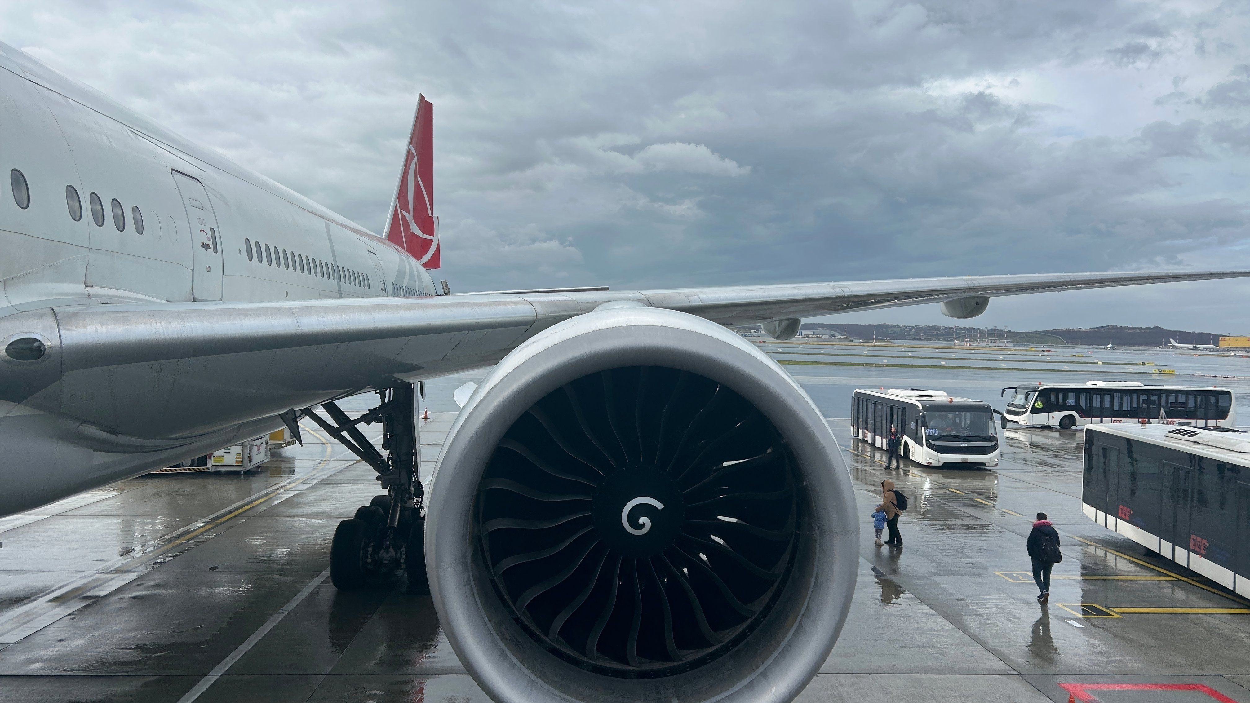 ���� 777-300ER ��������� ������� shutterstock_2585306895