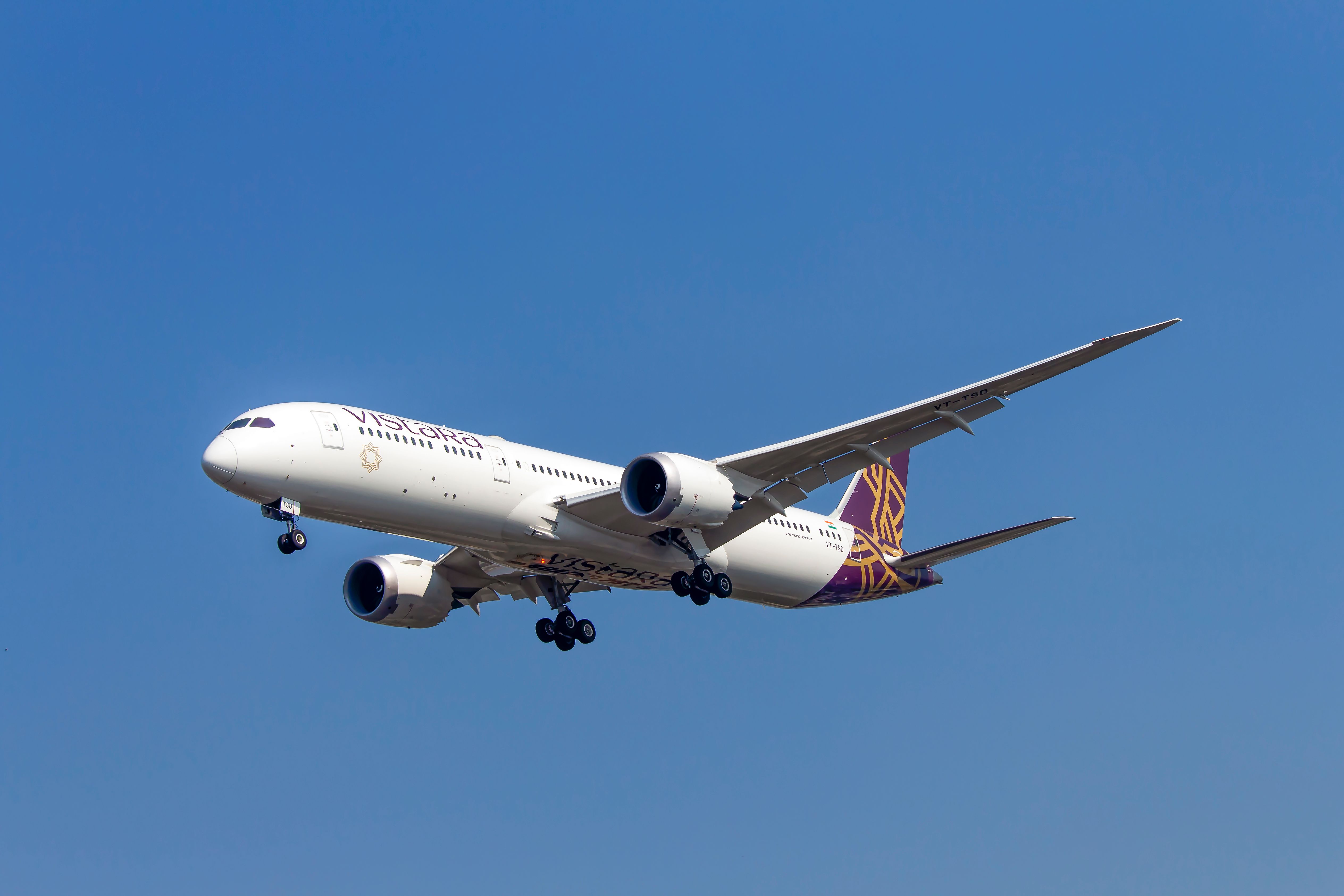Vistara Boeing 787-9 landing at BOM shutterstock_1854966673