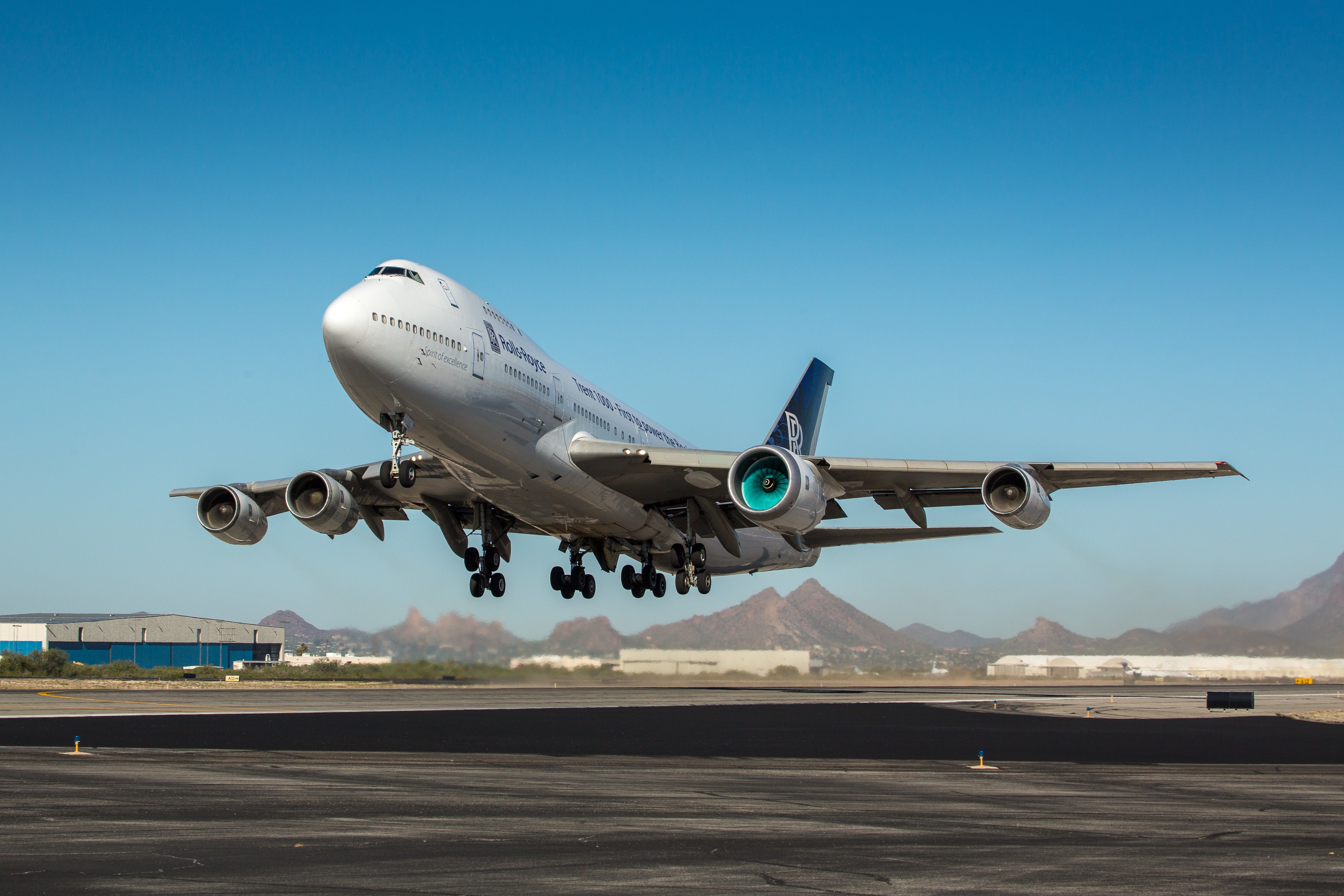 HYTページ Aviation History Preserved: World's First Boeing 777 Arrives