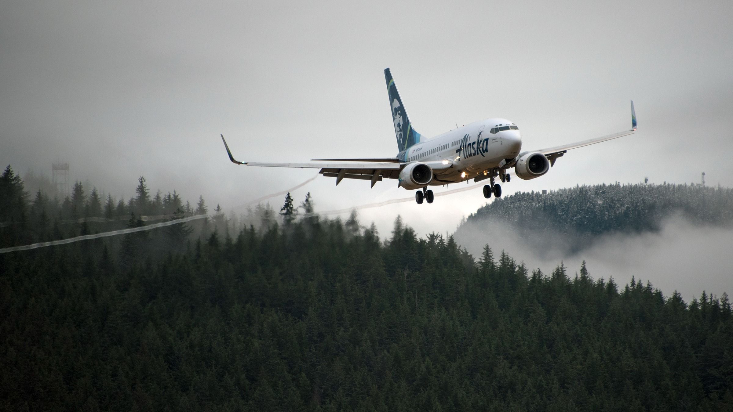 Alaska_Airlines_ConTrail_189