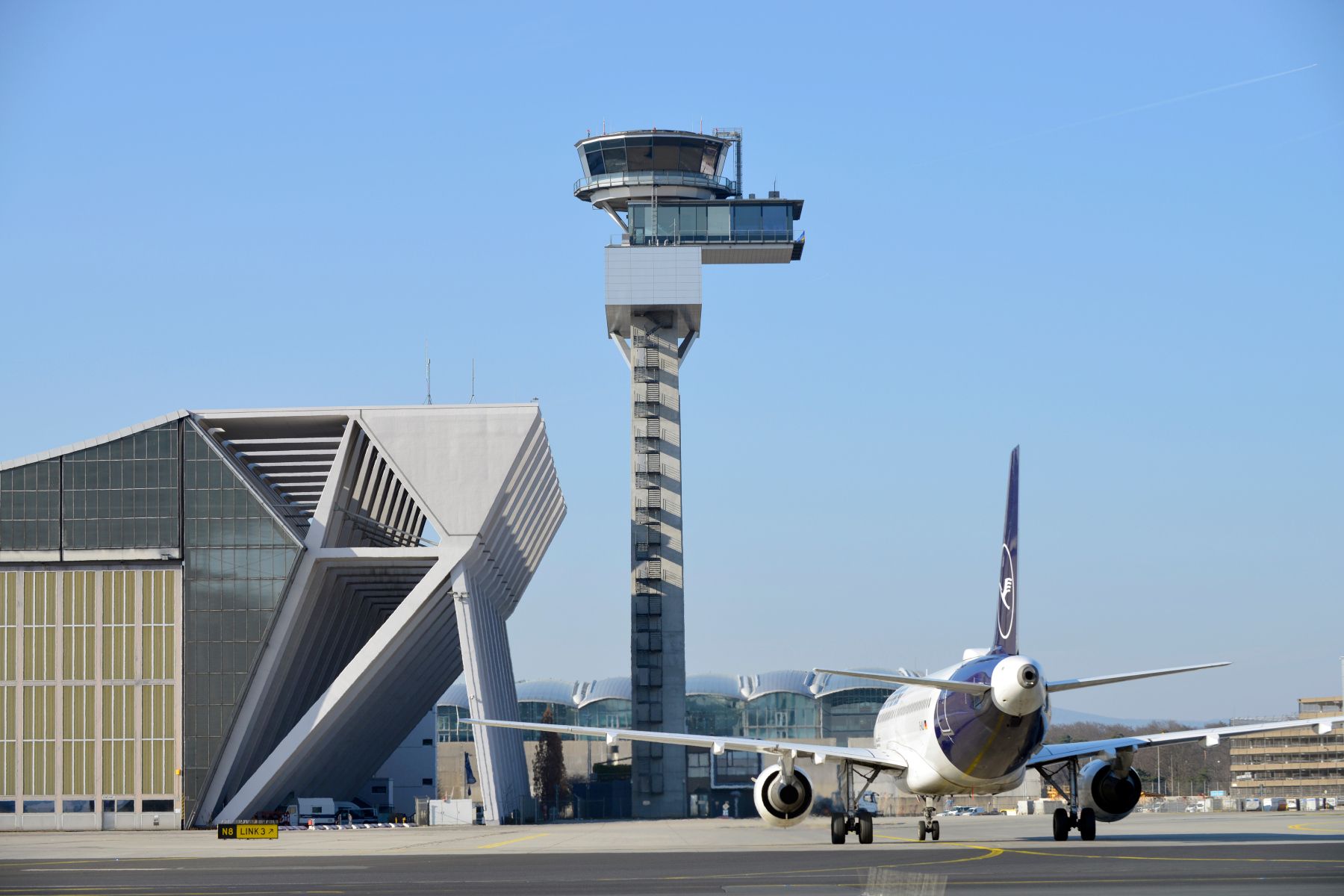 Lufthansa A320 By Frankfurt ATC Tower