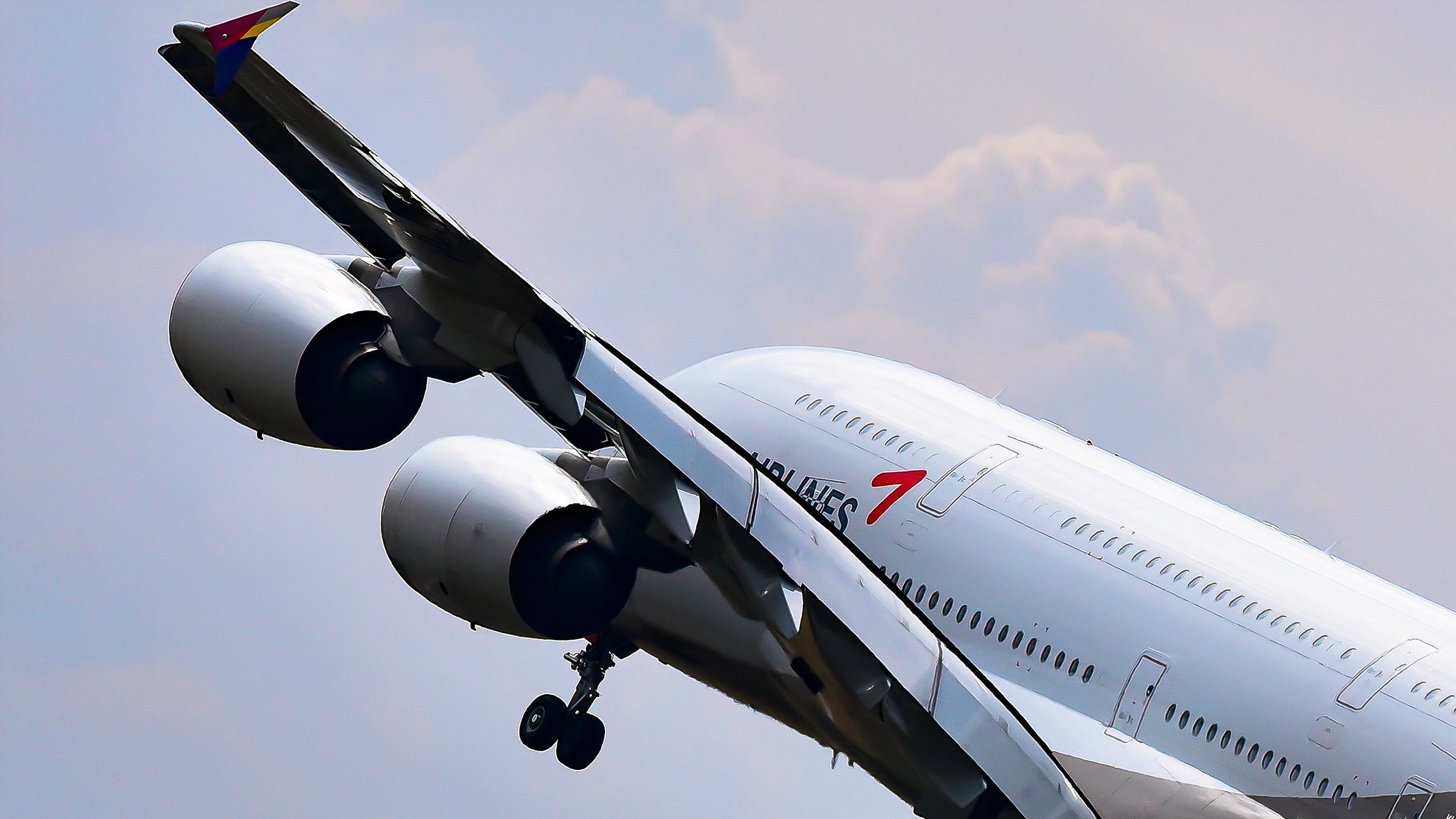 asiana-s-a380-