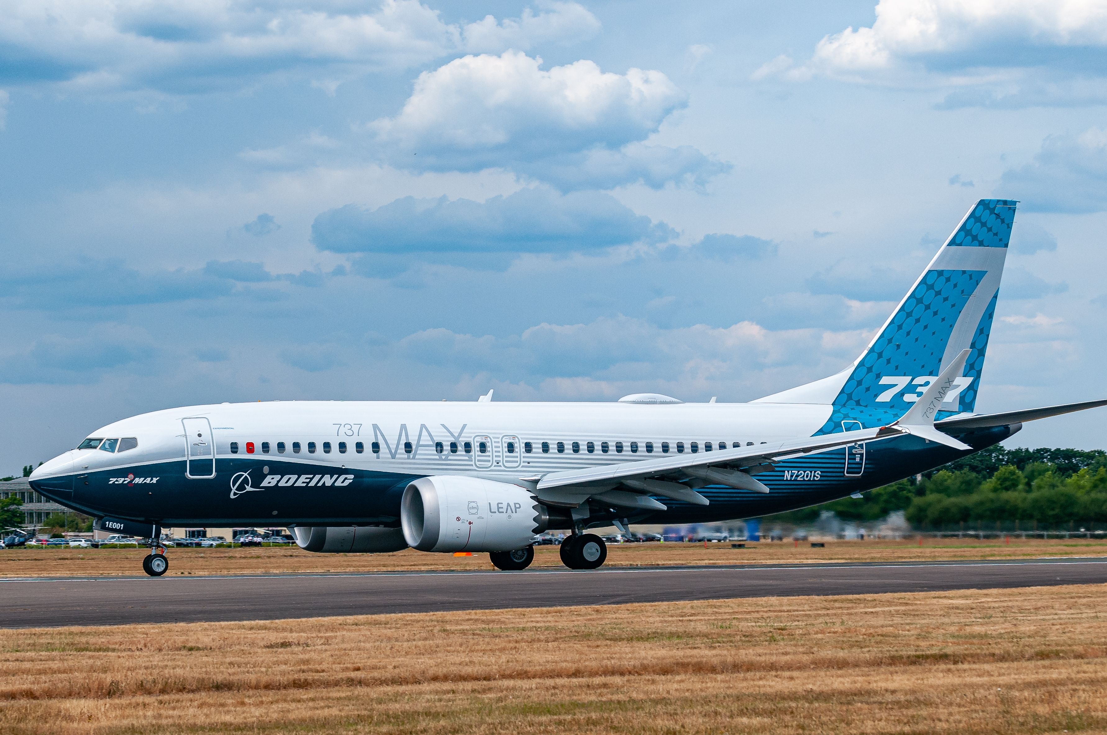 Boeing 737-7 MAX displaying at the Farnborough International Airshow in July 2018.-1