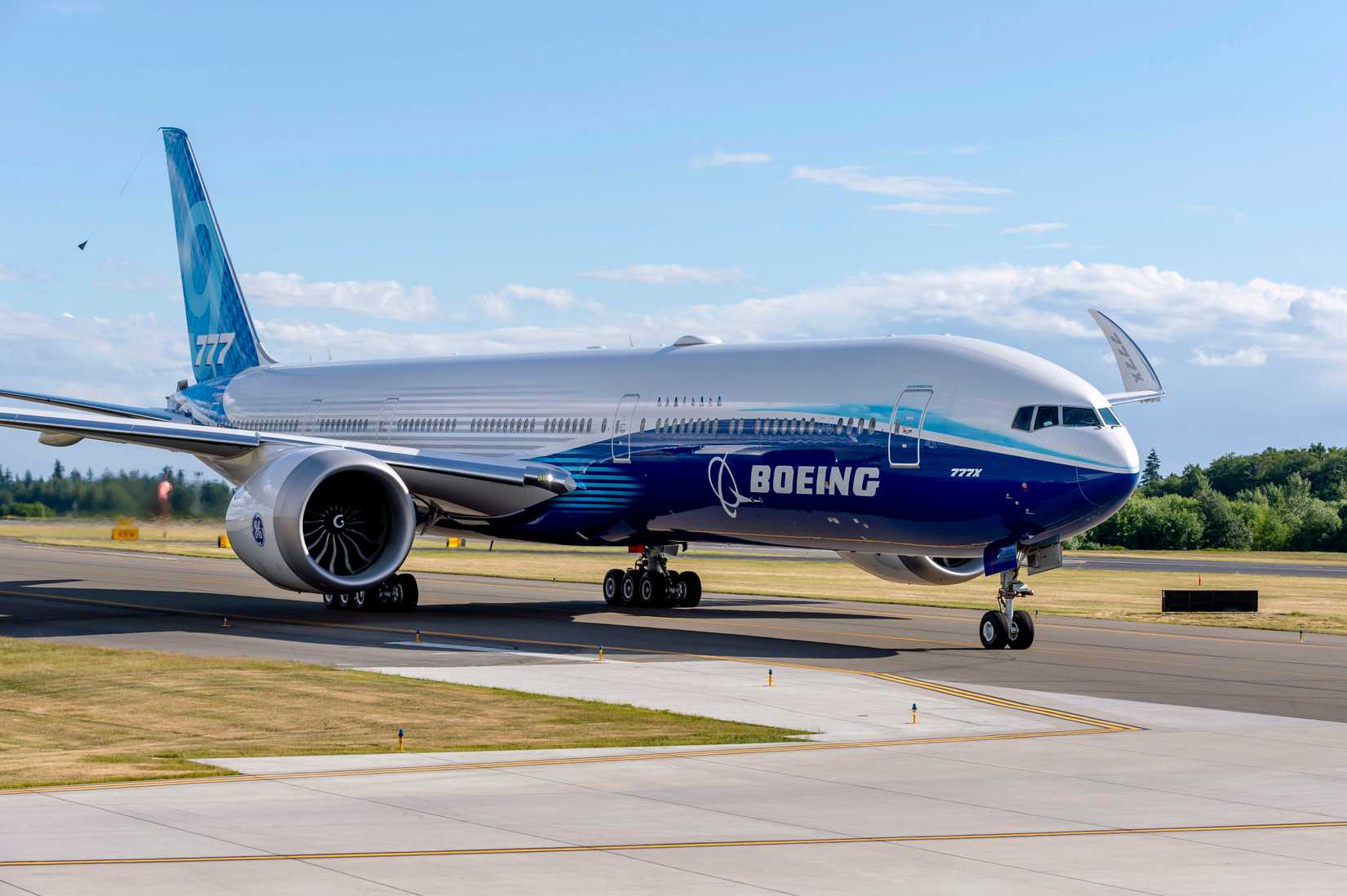 Boeing 777X prototype taxis