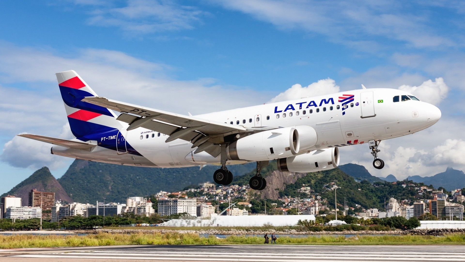 LATAM To Update Current A319s Due To New Aircraft Shortage