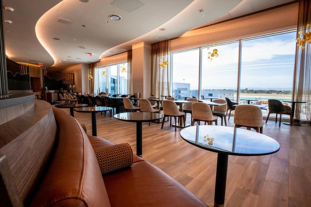 lax_sky_club_seating_2
