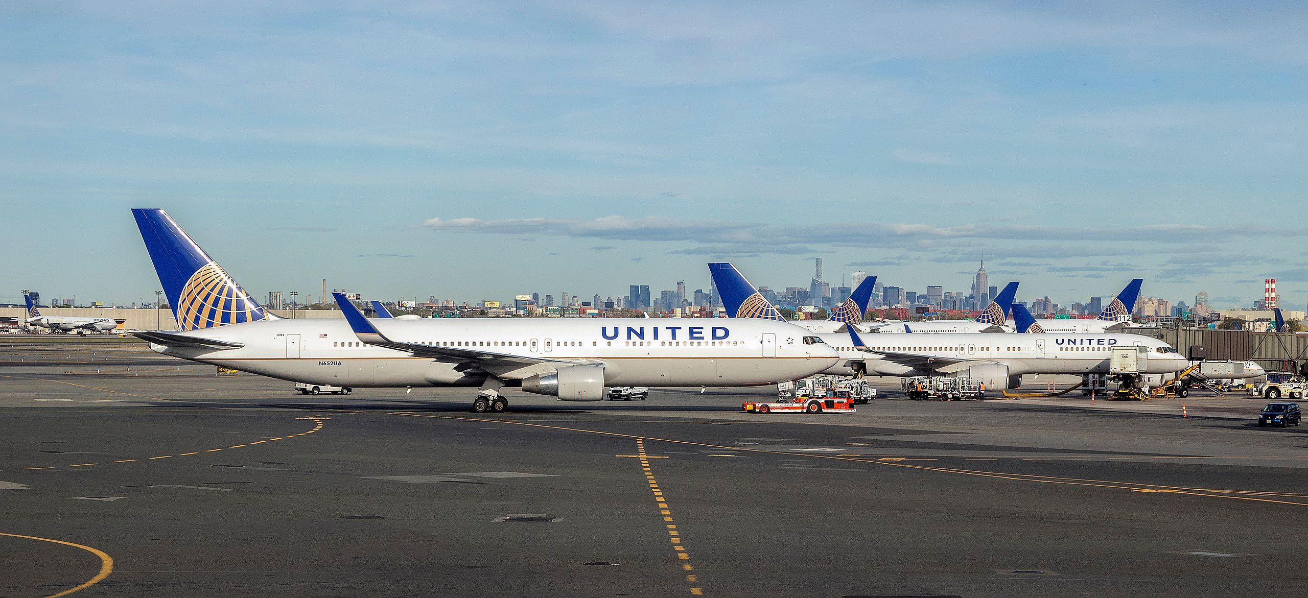 United aircraft at Newark