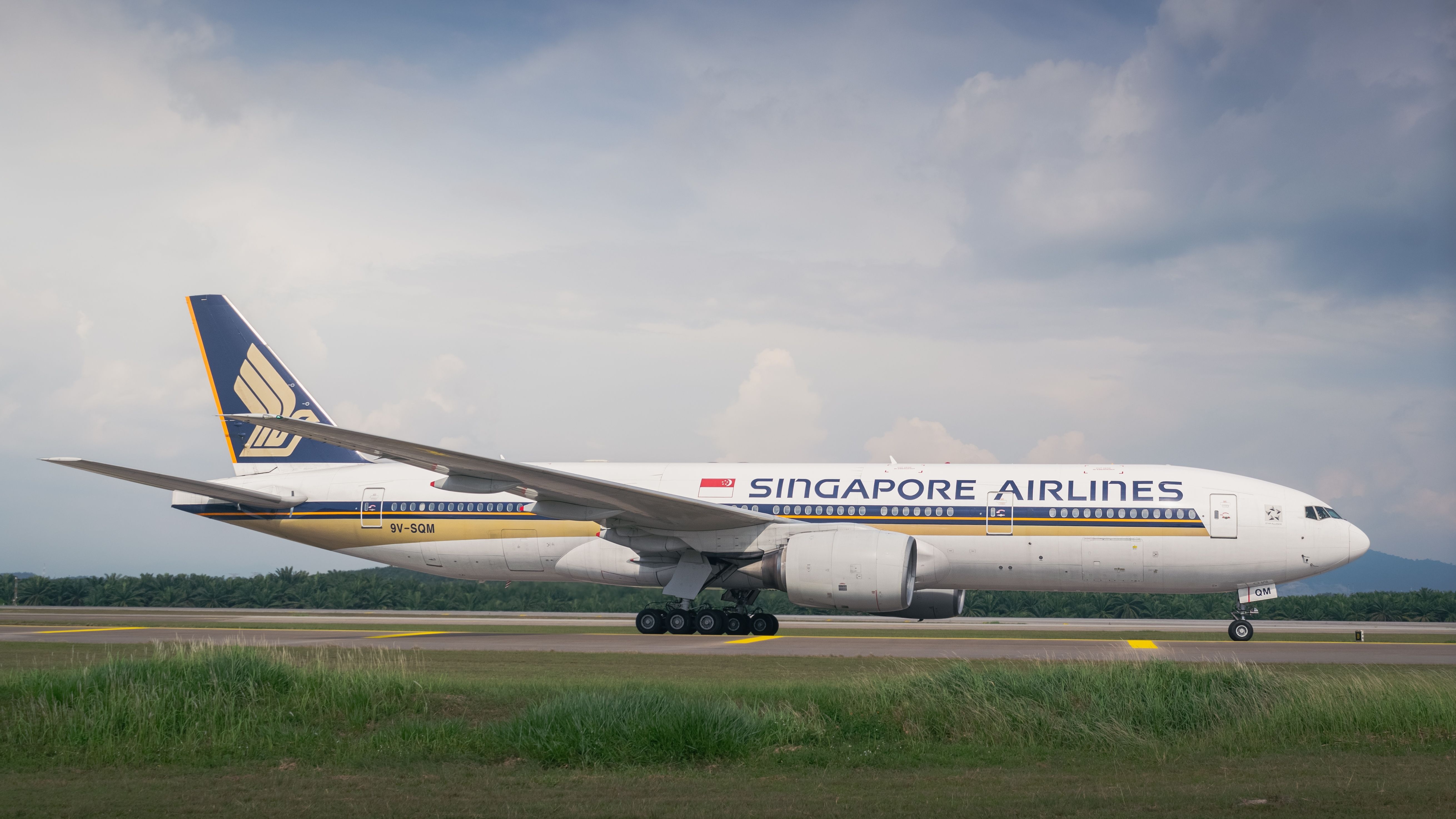 Singapore Airlines Boeing 777-200ER aircraft on the runway
