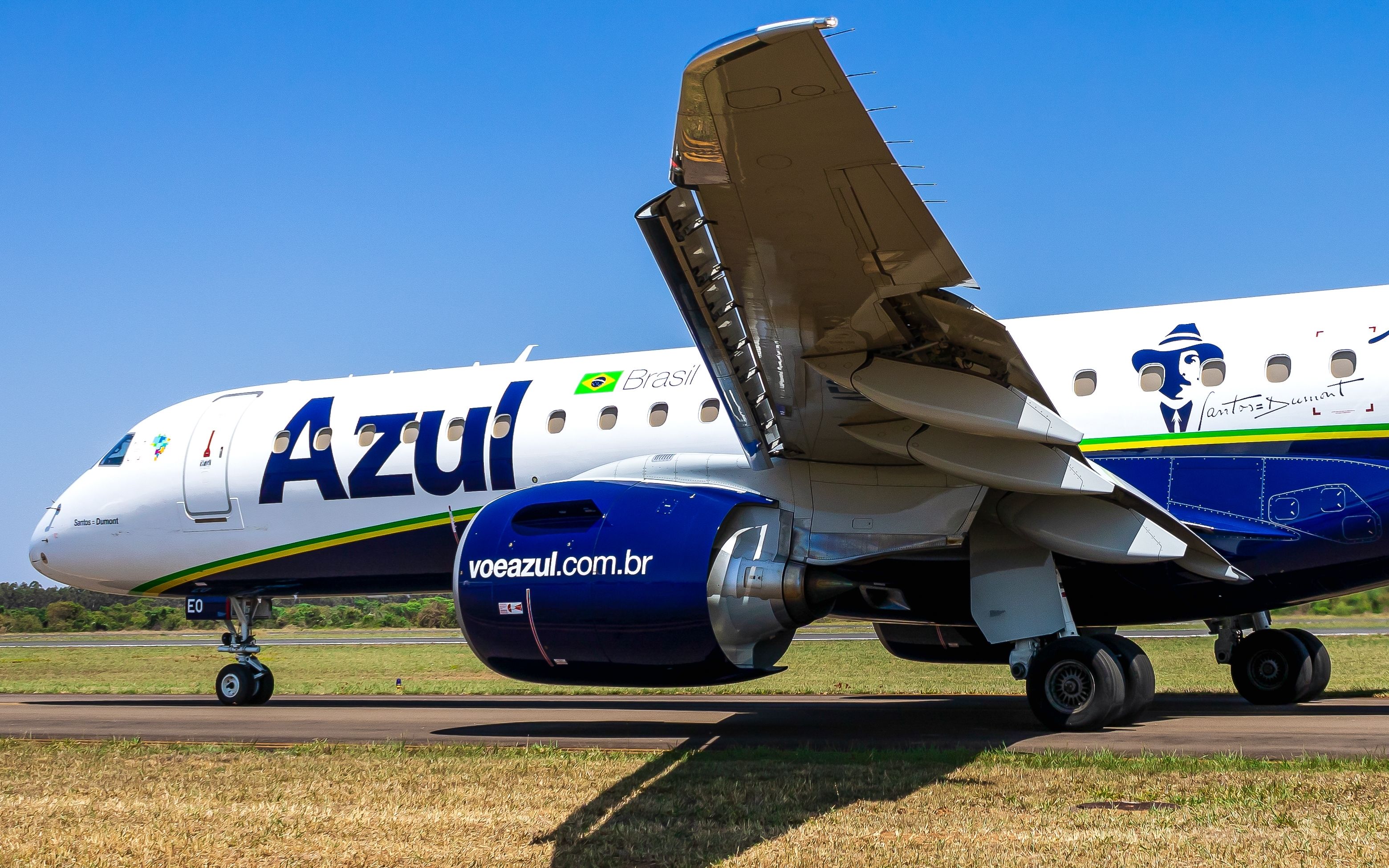 Azul Airlines E195-E2 jet 