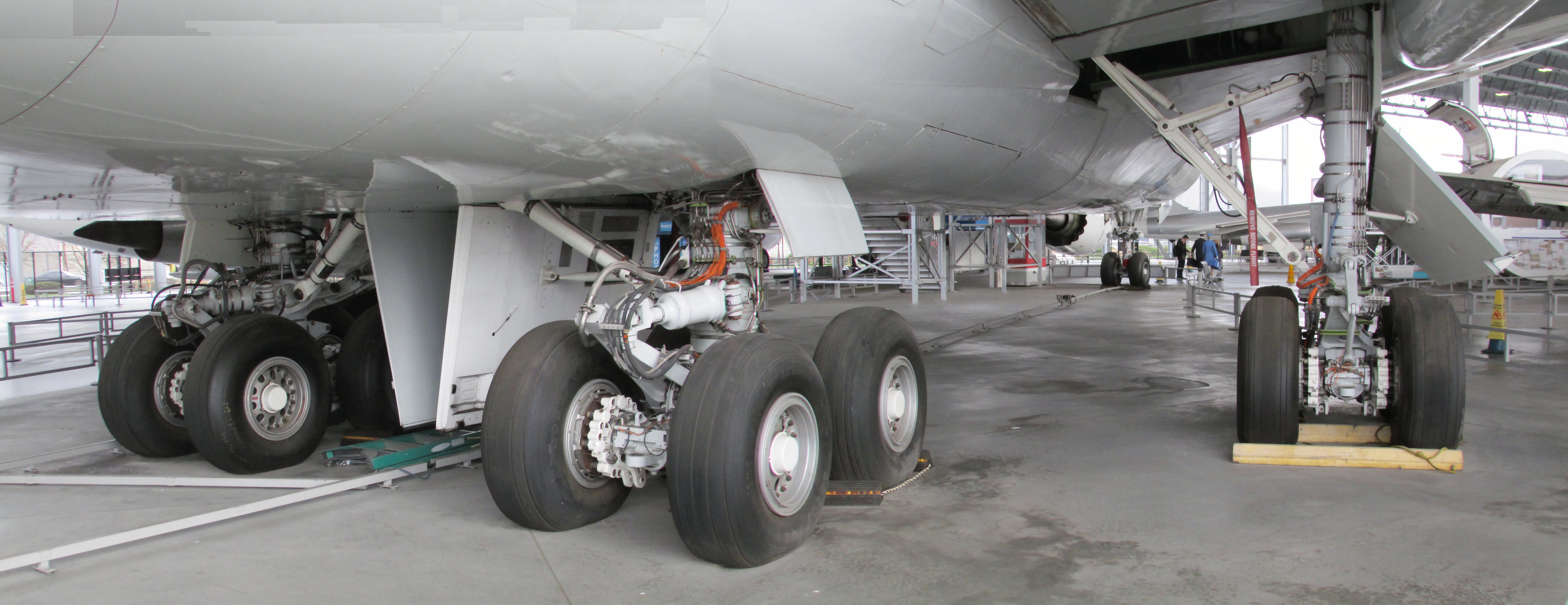 747 Landing Gear Tires