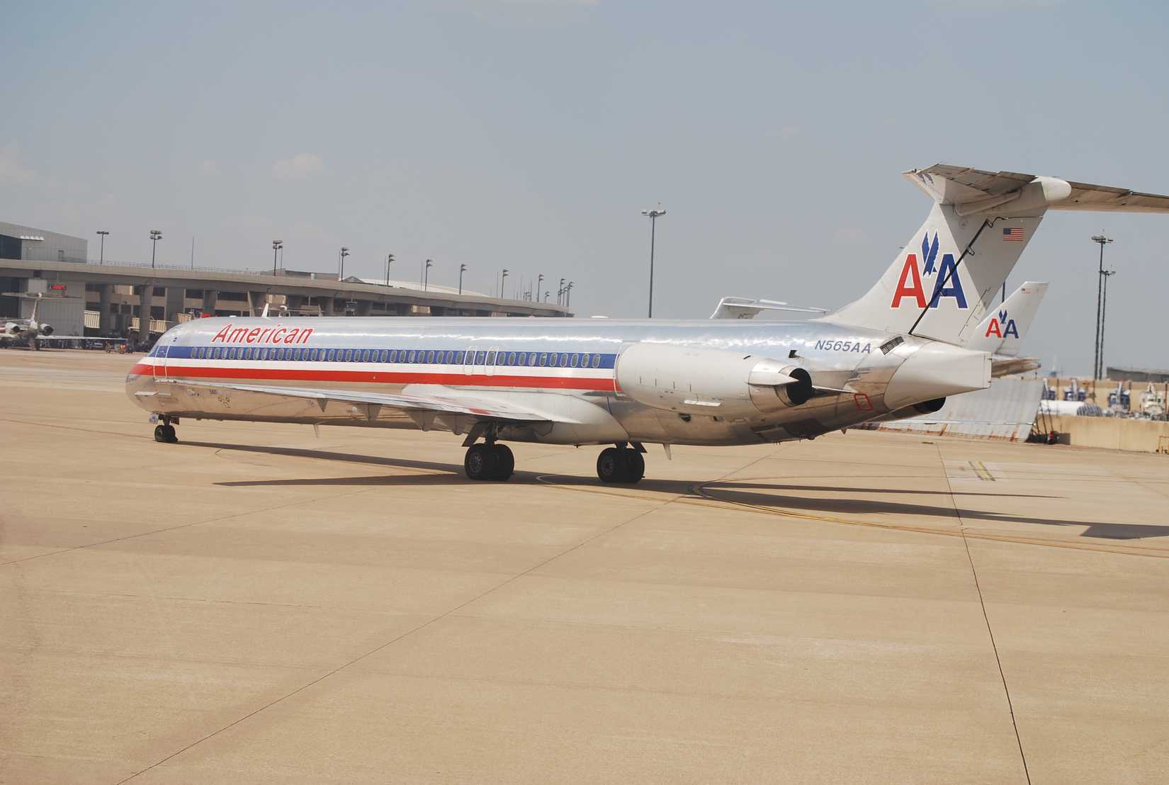 American Airlines McDonnell-Douglas MD-80