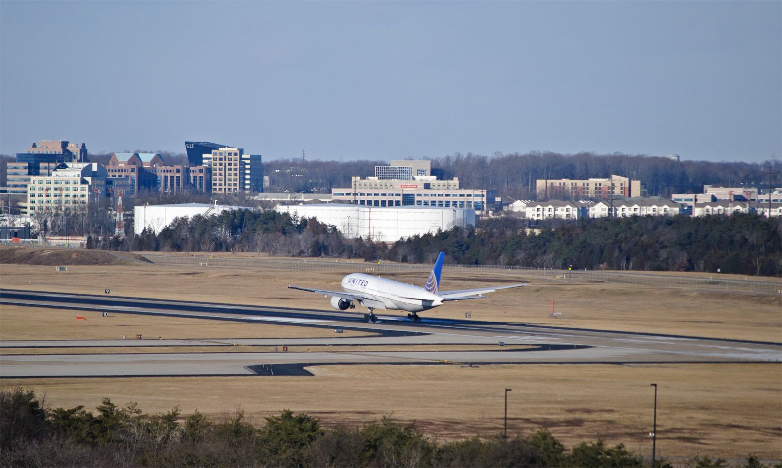 United Airlines Boeing 777-200