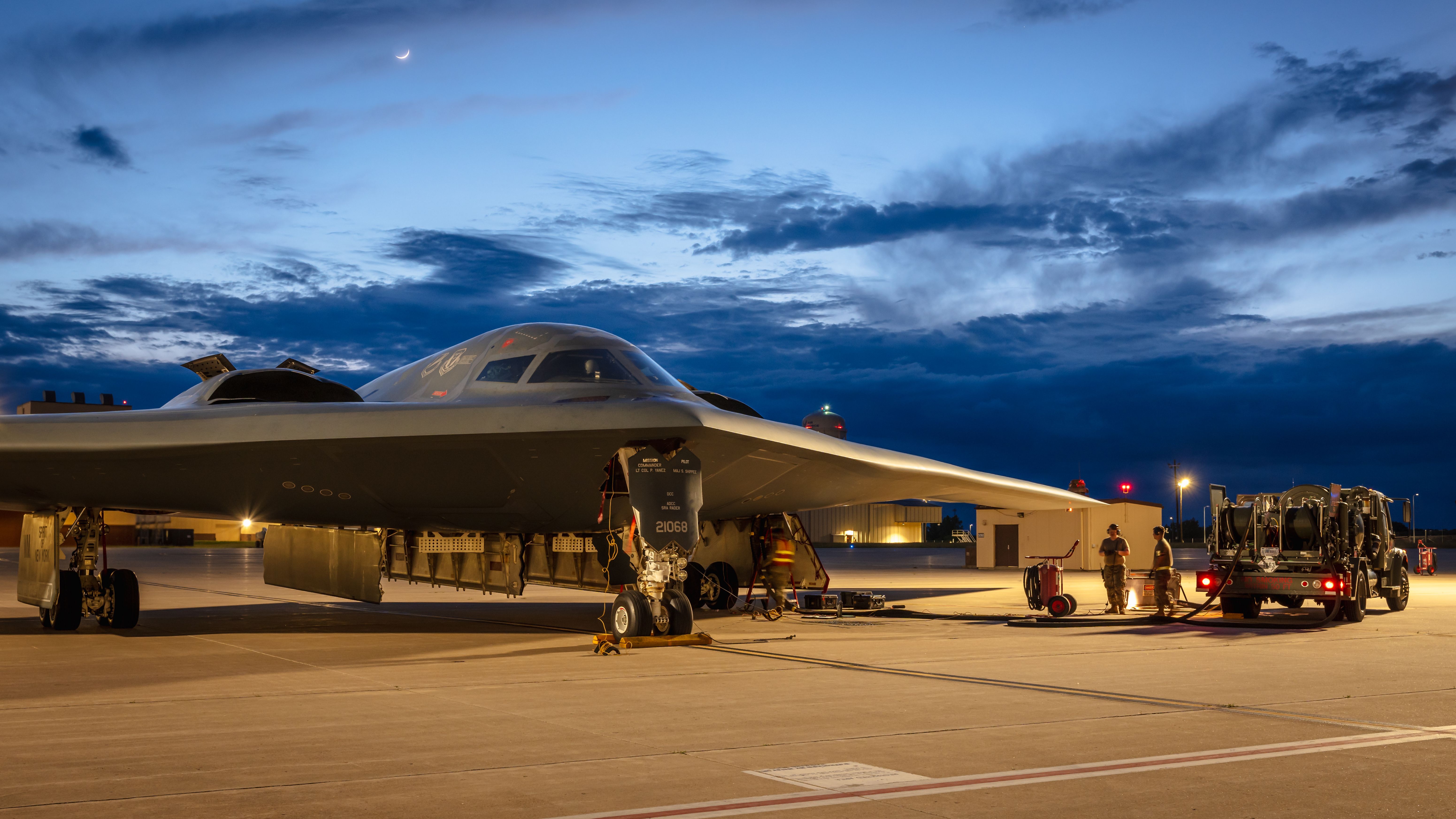 Airmen assigned to the 509th Logistics Readiness Squadron and 393rd Bomber Generation Squadron conduct hot-pit refueling for a B-2 Spirit at Whiteman Air Force Base, Missouri, May 28, 2025.
