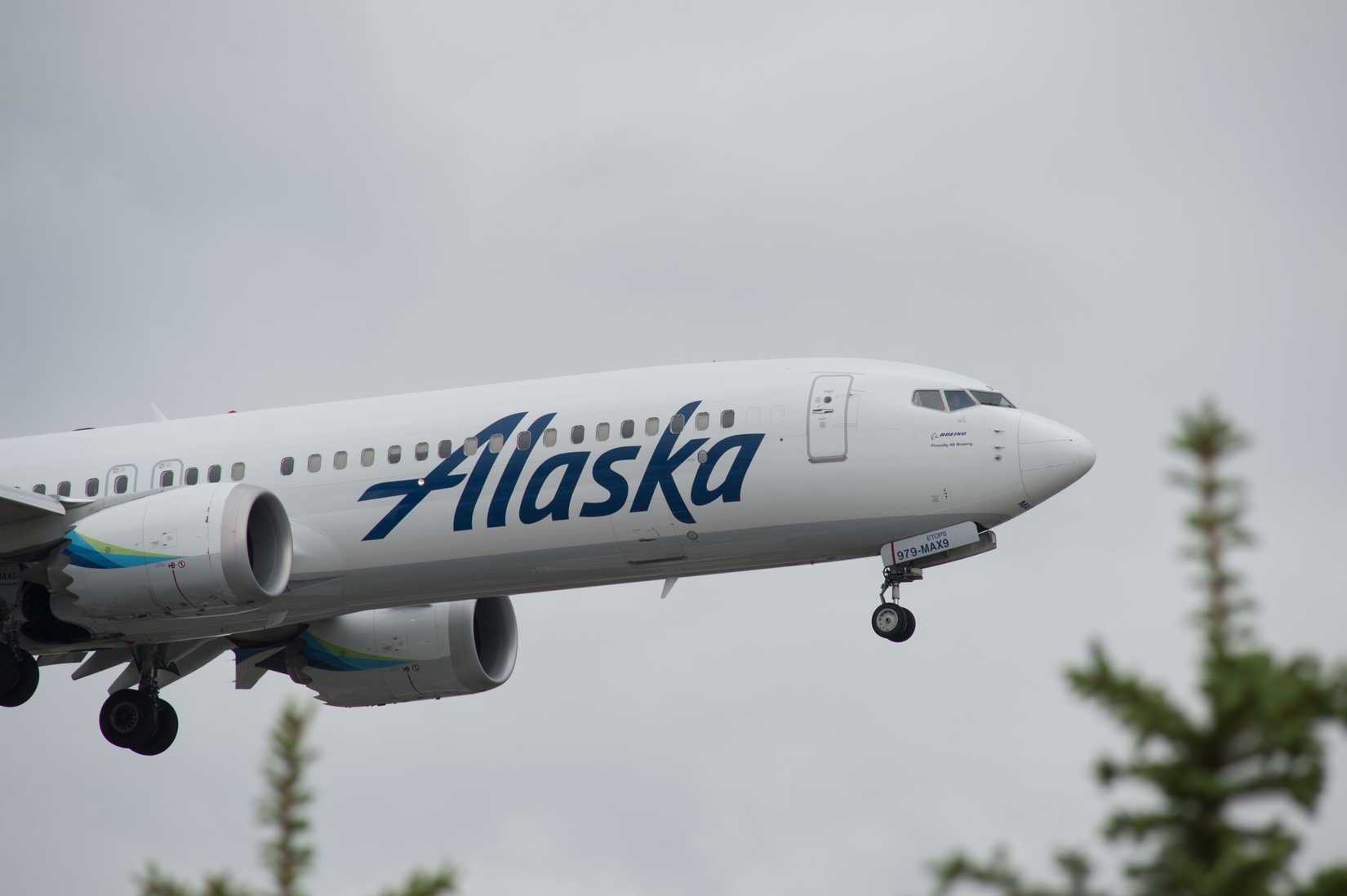 Alaska Airlines Boeing 737 Max 9 lands at Toronto Pearson International Airport.